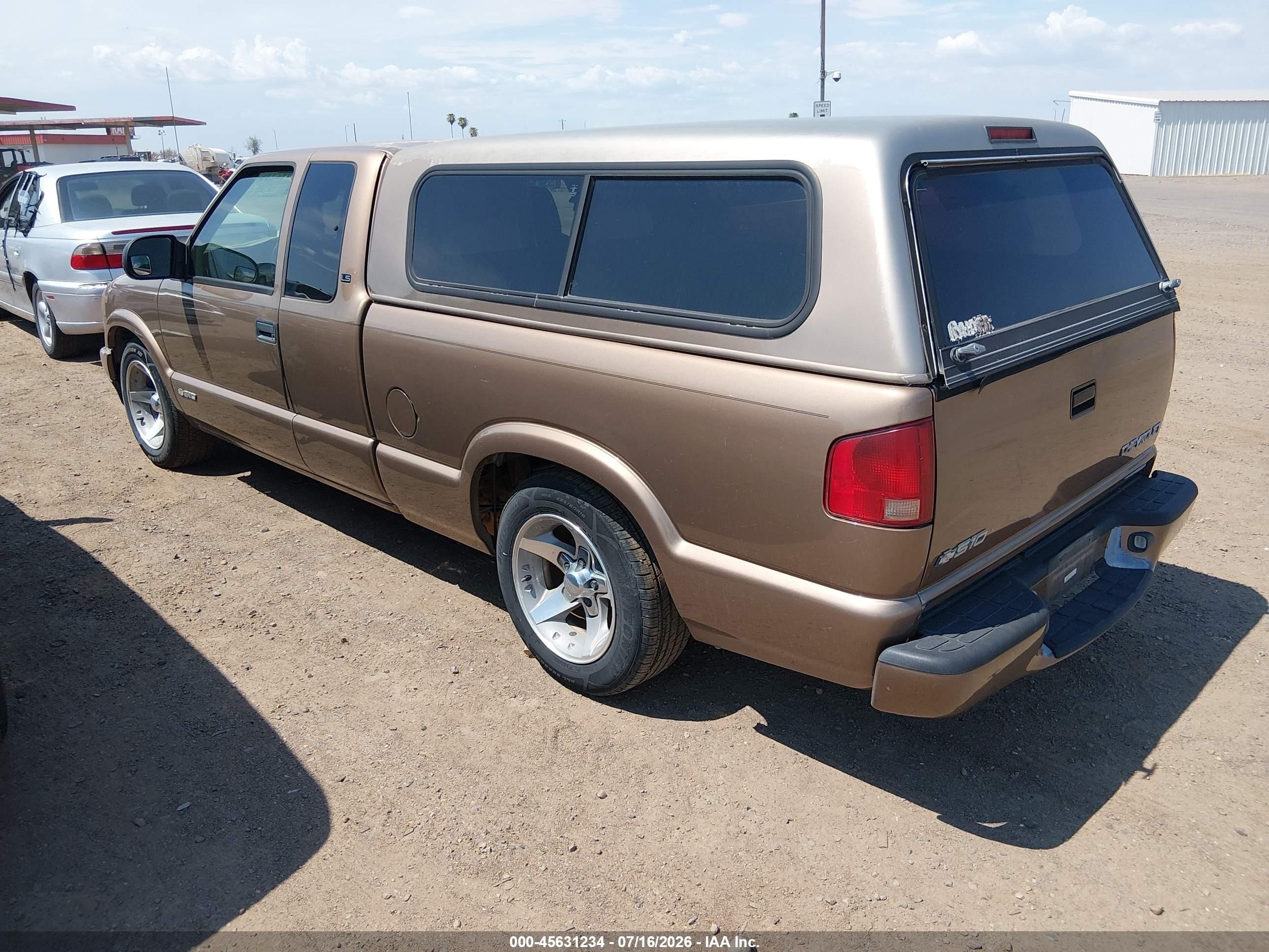 2003 Chevrolet S-10 Ls Золотой vin: 1GCCS19X138106315