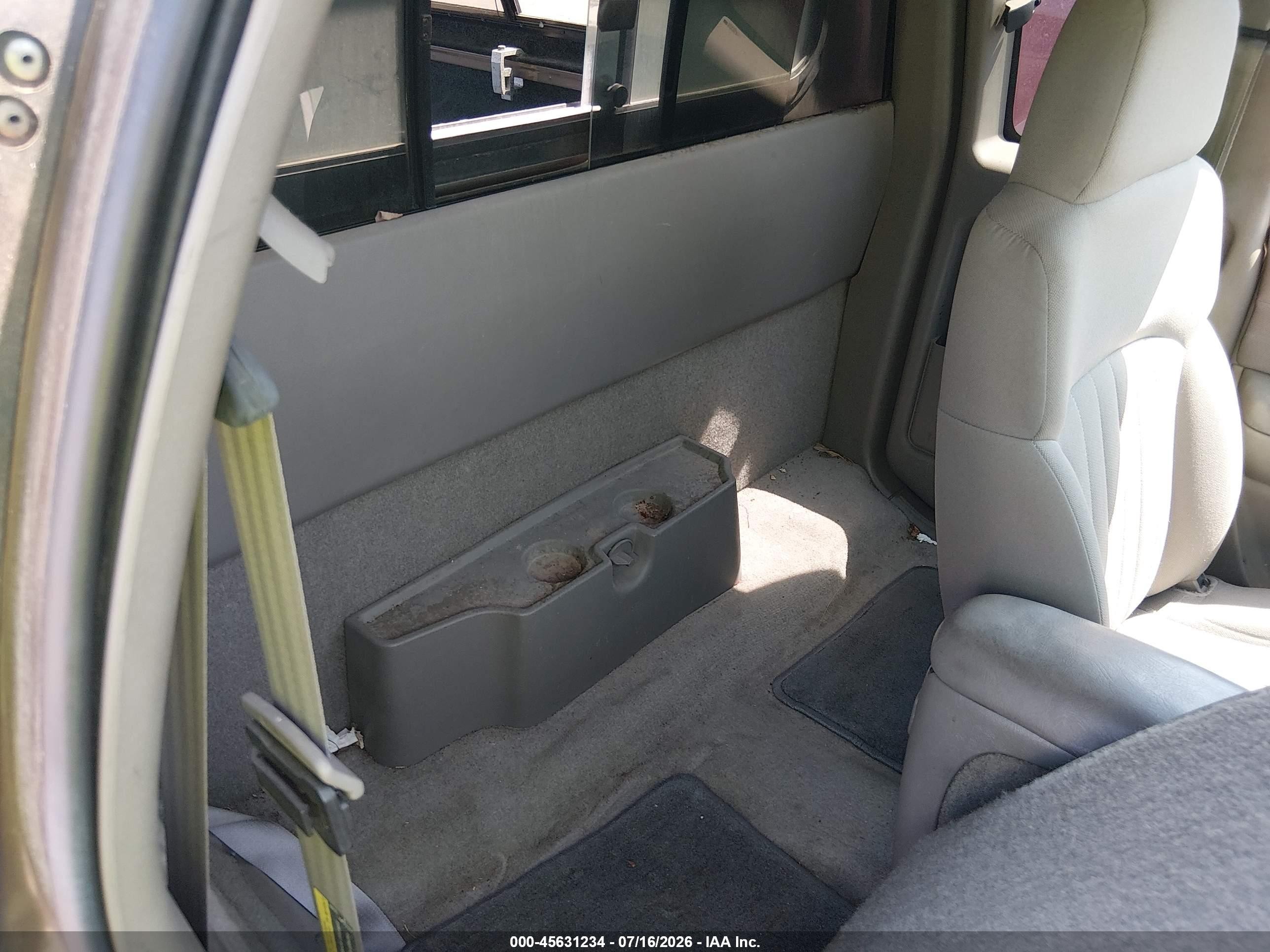 2003 Chevrolet S-10 Ls Золотой vin: 1GCCS19X138106315