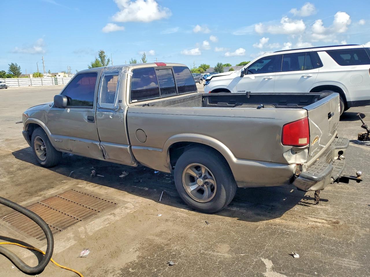 2003 Chevrolet S Truck S10 Tan vin: 1GCCS19X138174114