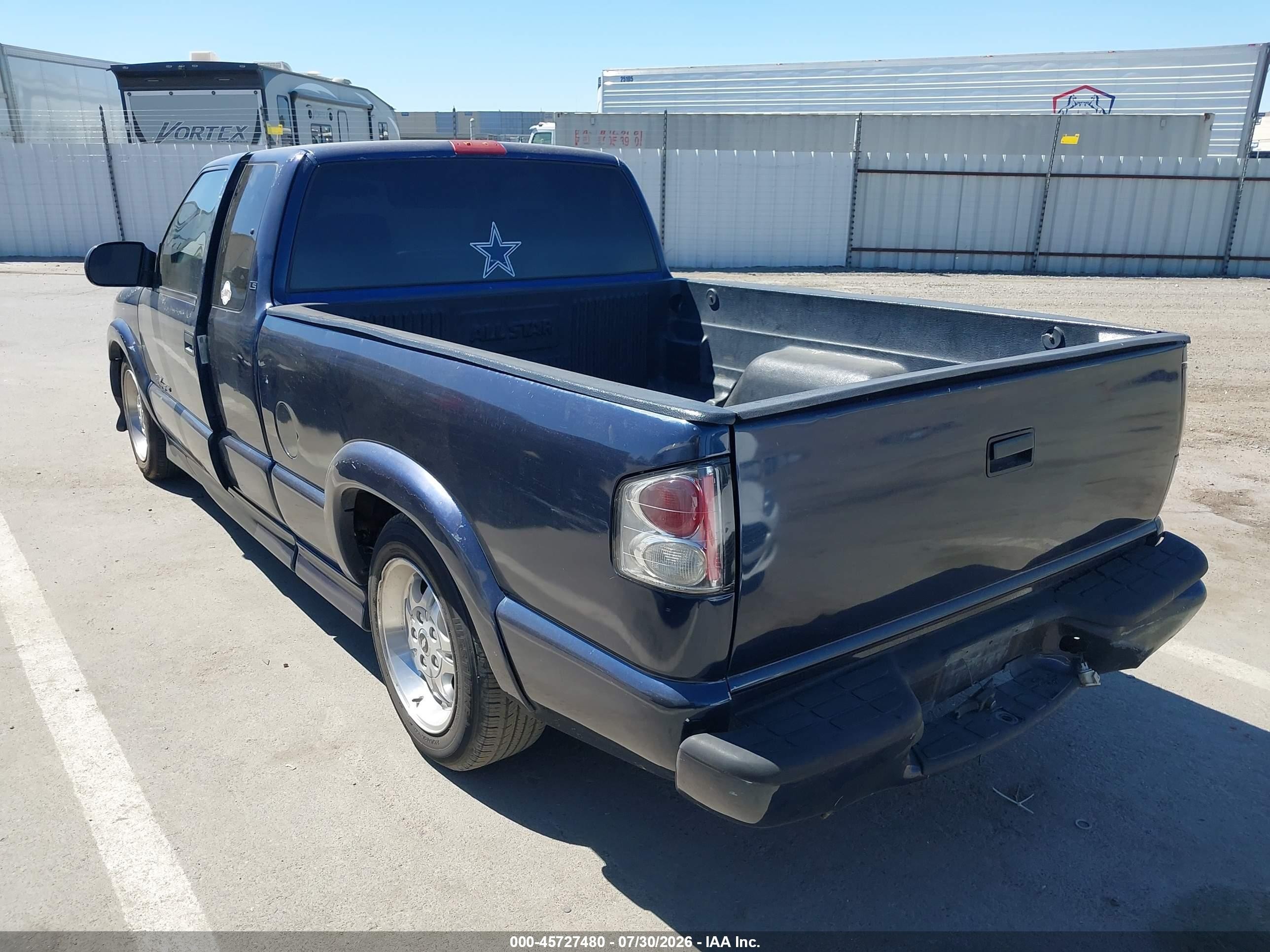 2003 Chevrolet S-10 Ls Blue vin: 1GCCS19X138220038