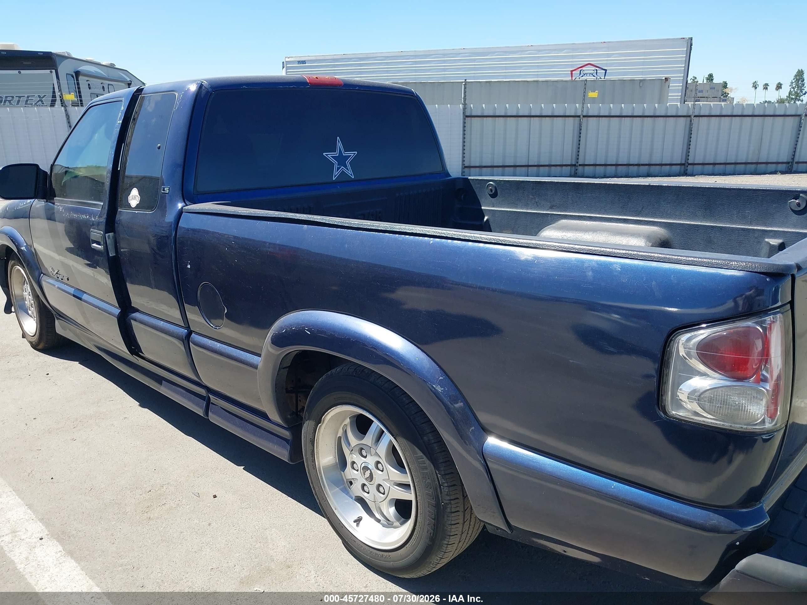 2003 Chevrolet S-10 Ls Blue vin: 1GCCS19X138220038