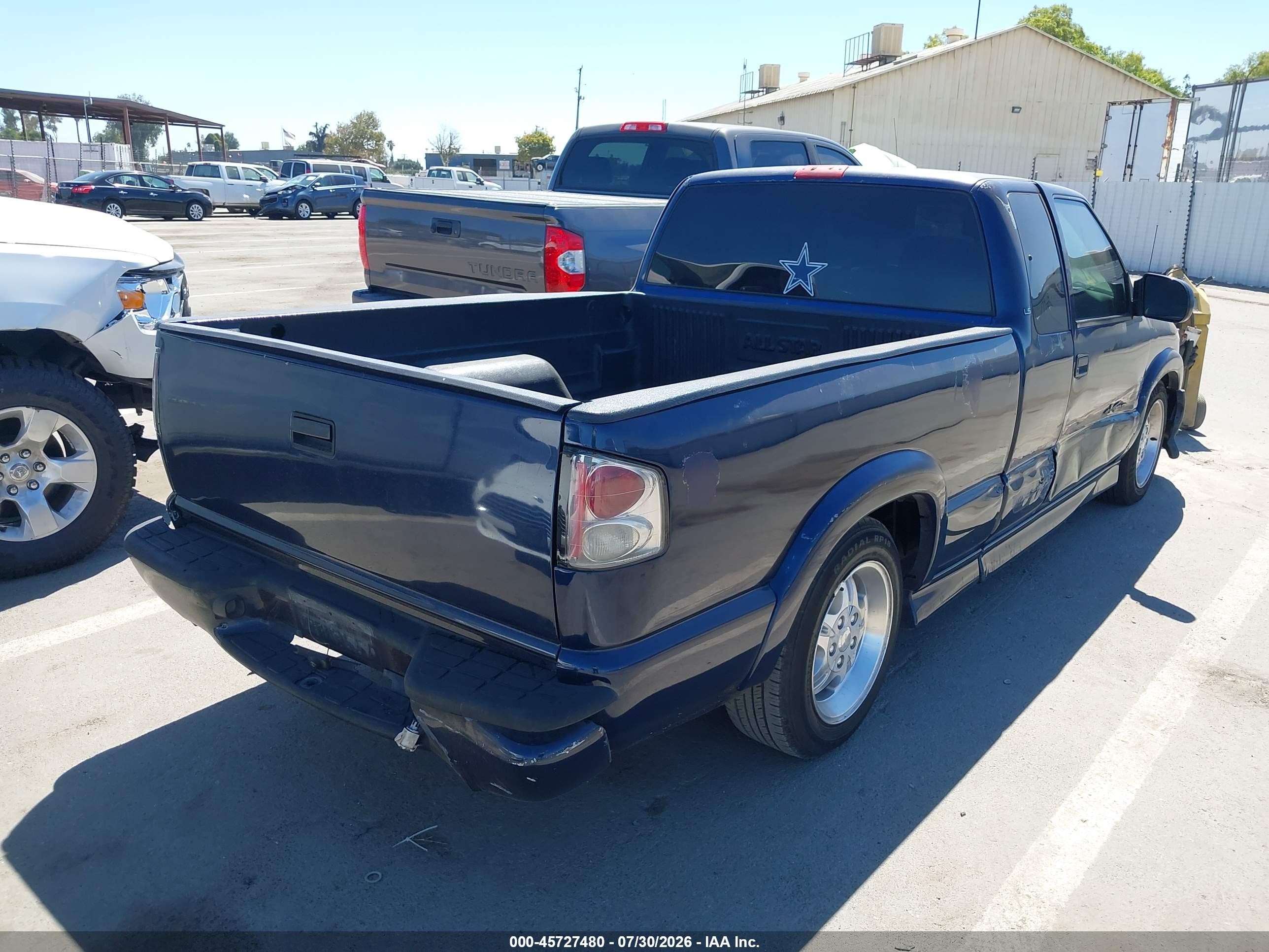 2003 Chevrolet S-10 Ls Blue vin: 1GCCS19X138220038