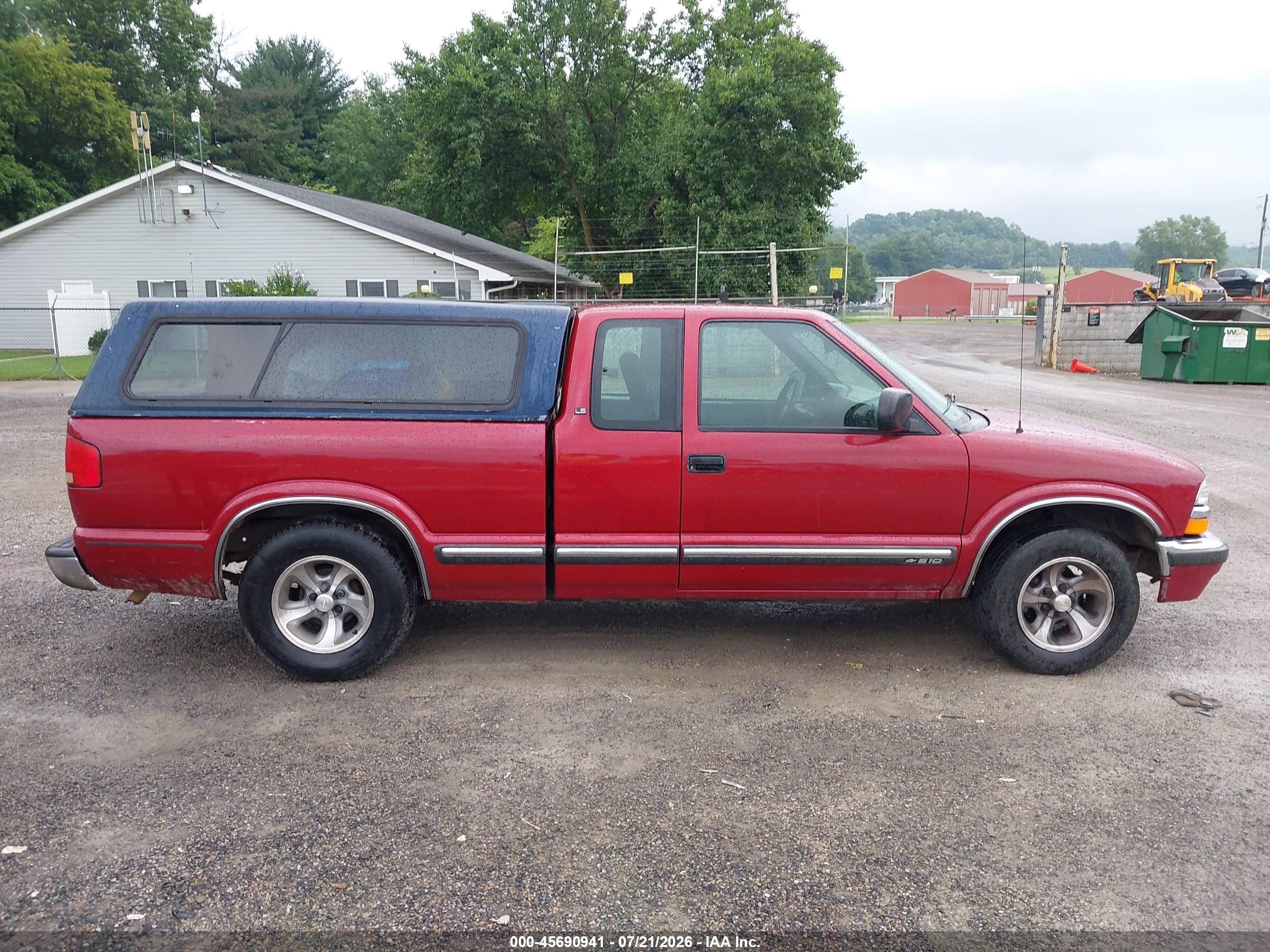 1999 Chevrolet S-10 Ls Red vin: 1GCCS19X1X8120138