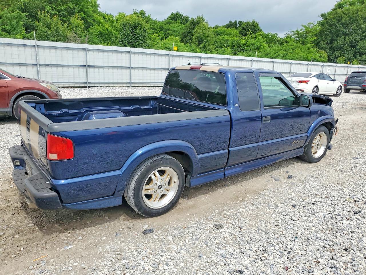 2003 Chevrolet S Truck S10 Two Tone vin: 1GCCS19X338177287