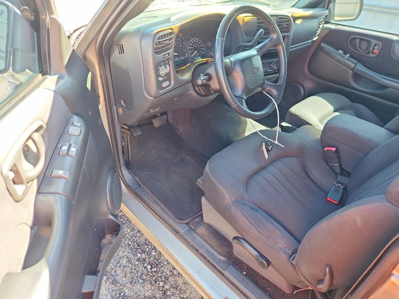 2003 Chevrolet S Truck S10 Gray vin: 1GCCS19X338280970