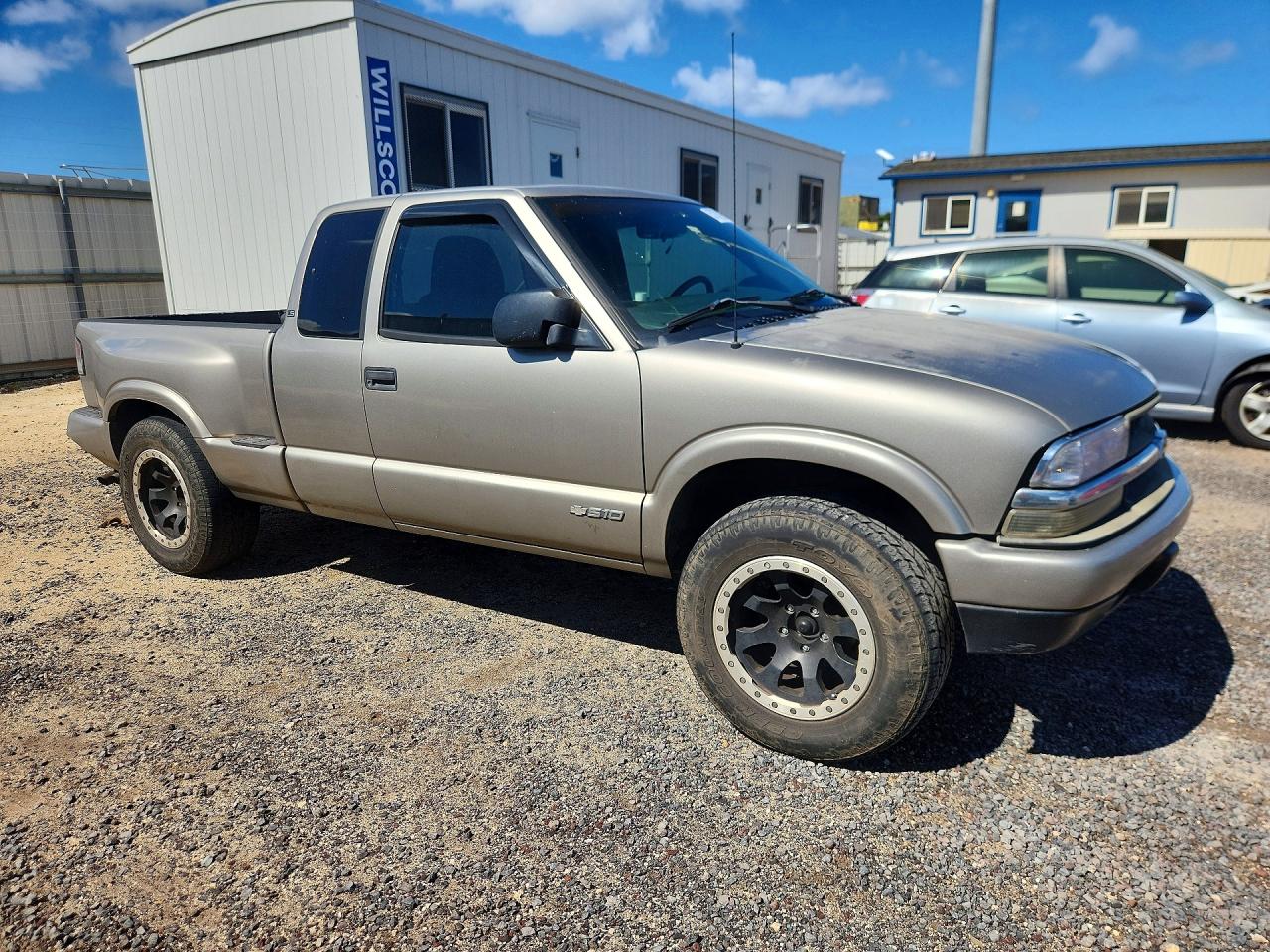 2003 Chevrolet S Truck S10 Gray vin: 1GCCS19X338280970