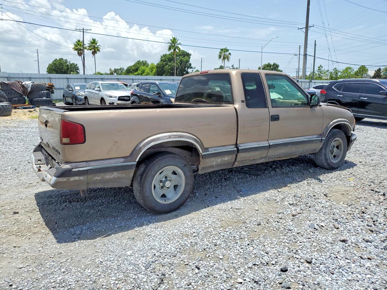 1997 Chevrolet S Truck S10 Beige vin: 1GCCS19X3V8128741