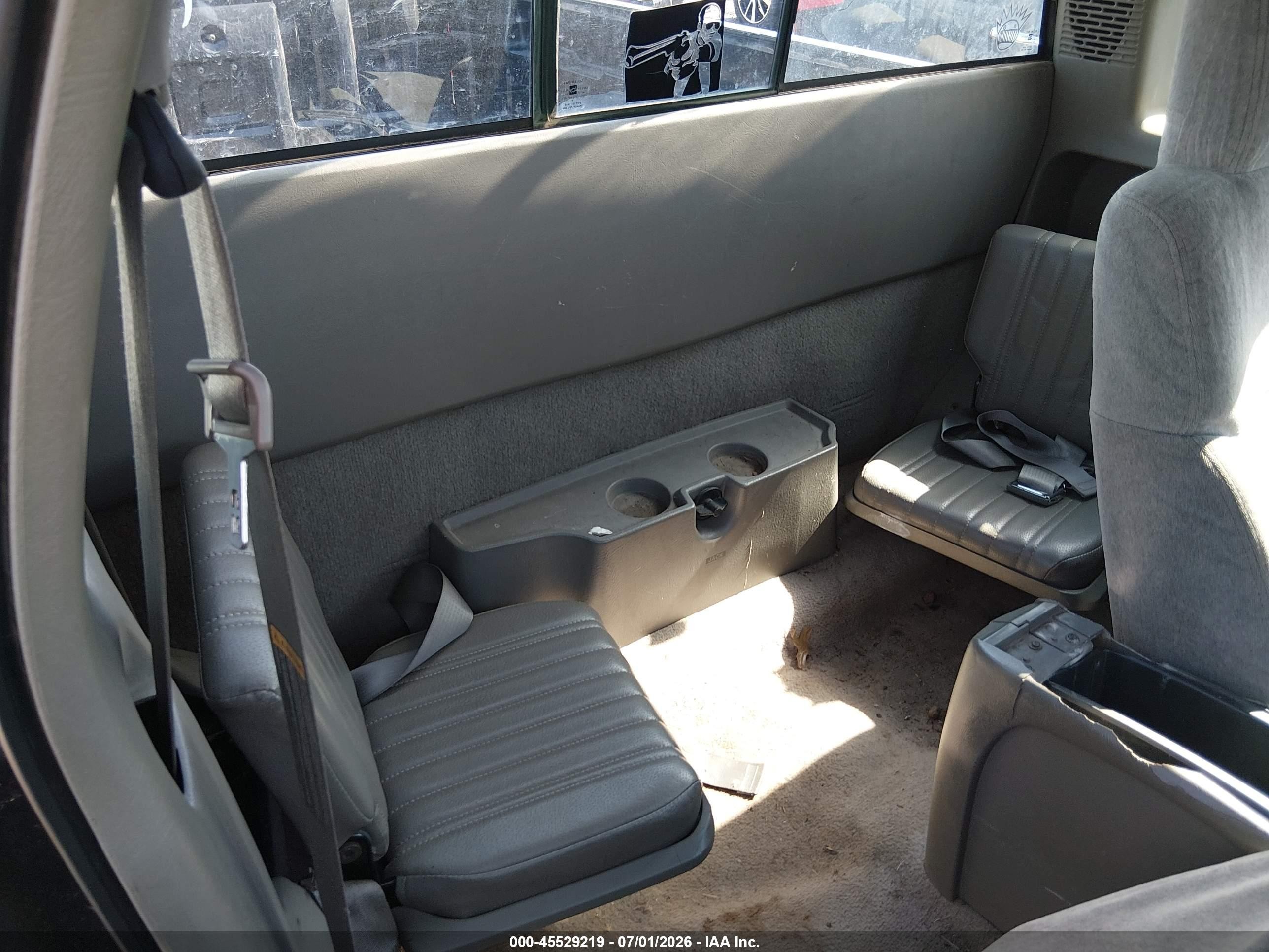 1998 Chevrolet S-10 Ls Black vin: 1GCCS19X3WK115704