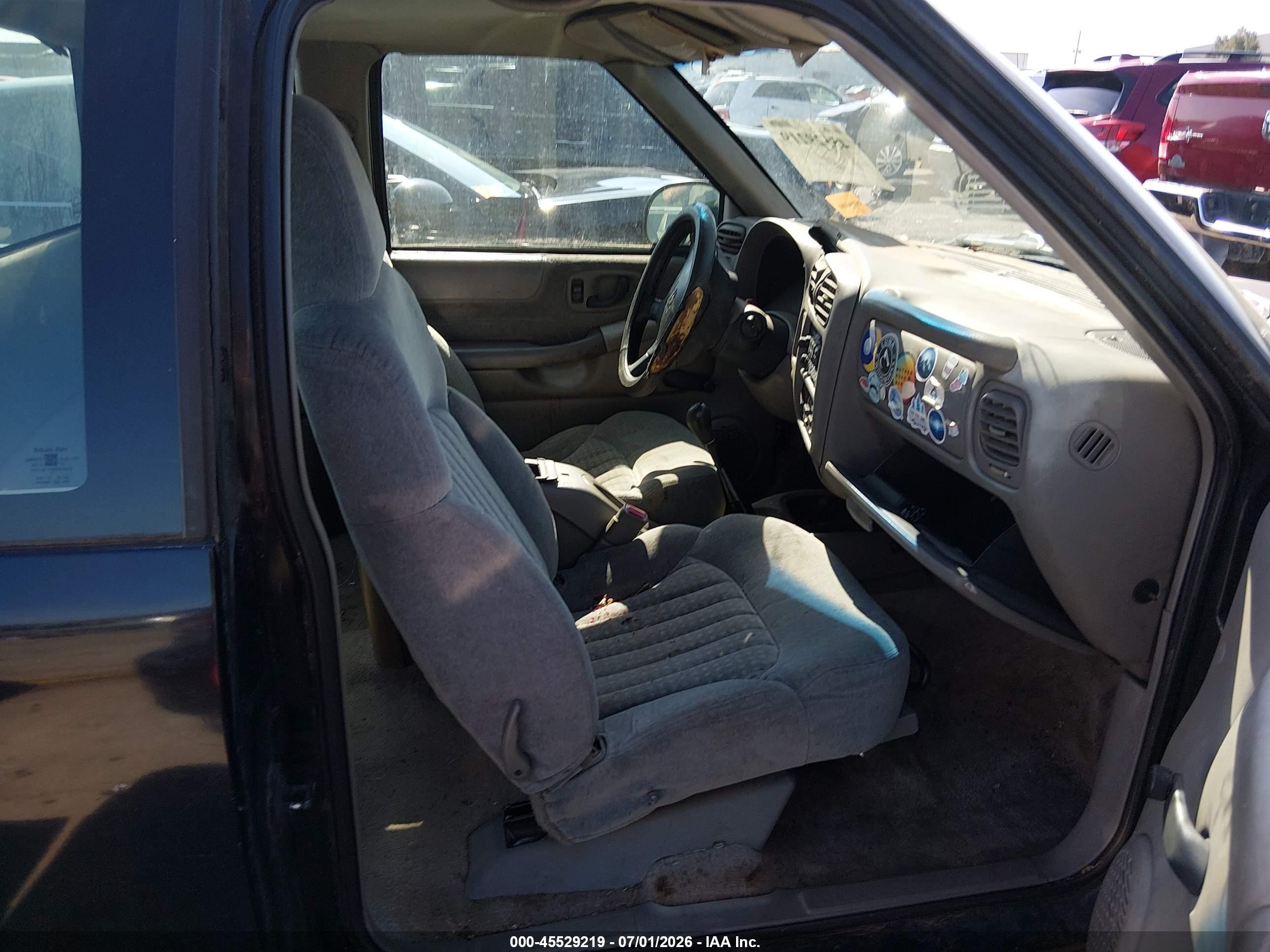 1998 Chevrolet S-10 Ls Black vin: 1GCCS19X3WK115704