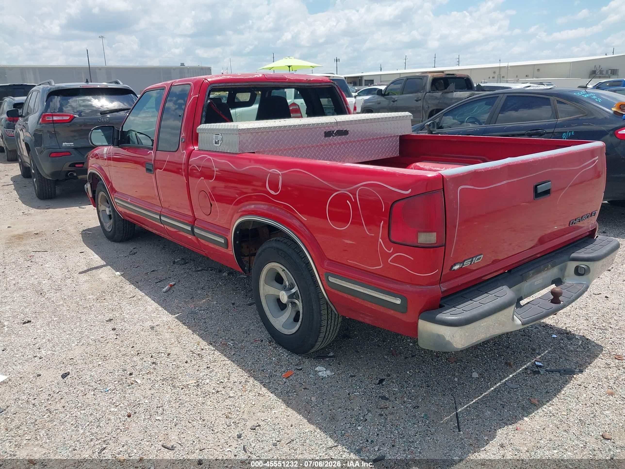 1999 Chevrolet S-10 Ls Red vin: 1GCCS19X3X8135790