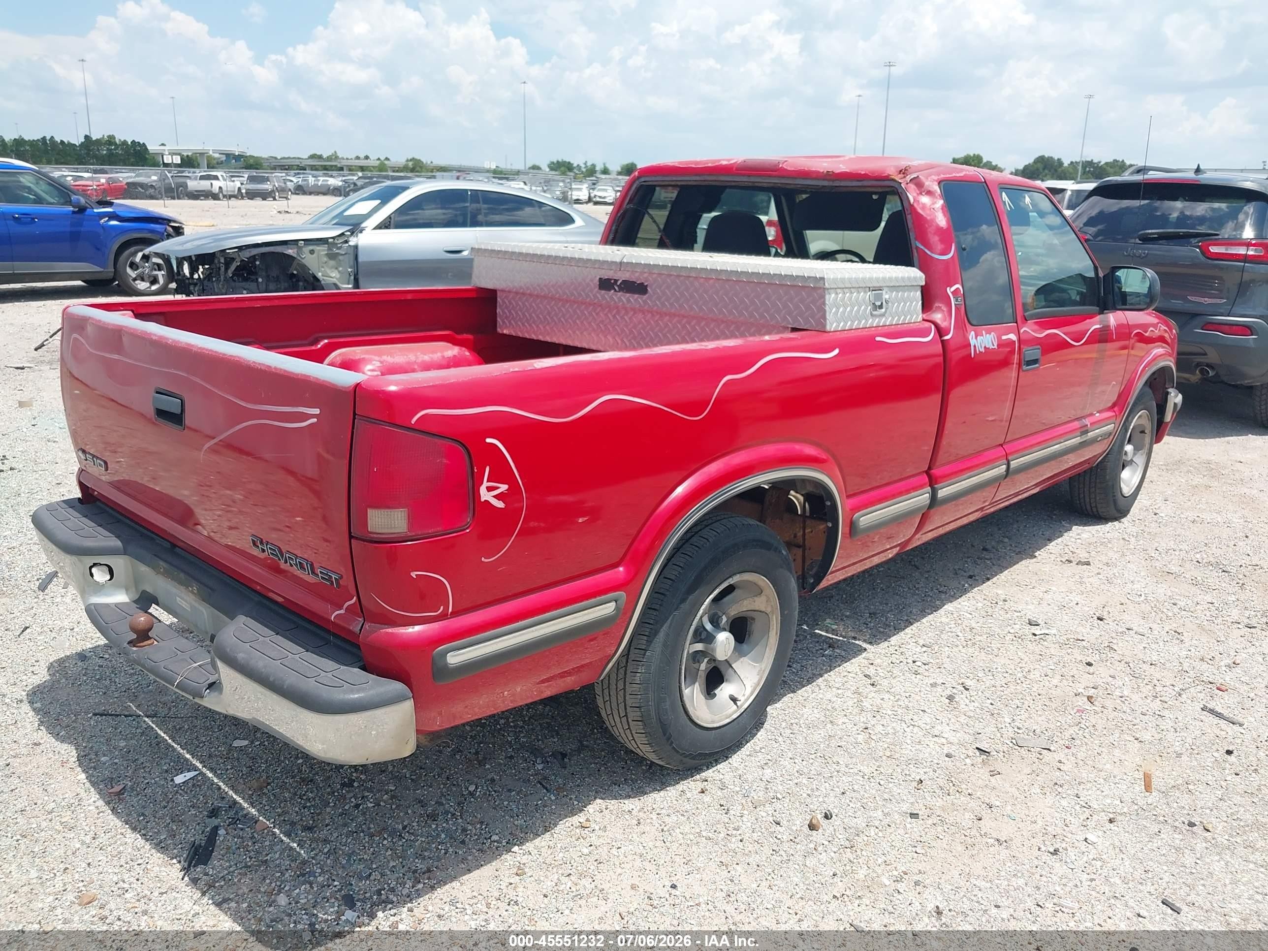 1999 Chevrolet S-10 Ls Red vin: 1GCCS19X3X8135790