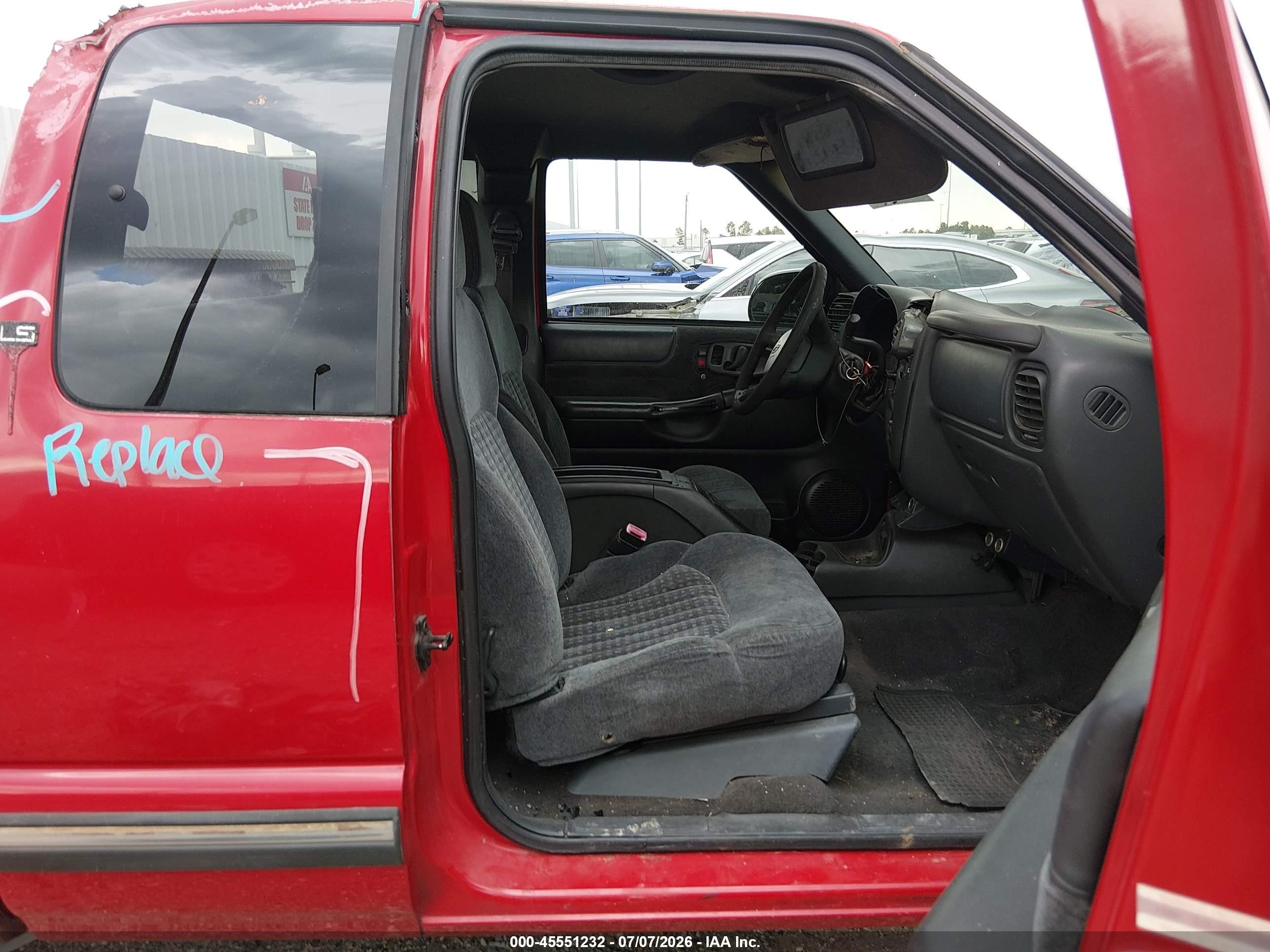 1999 Chevrolet S-10 Ls Red vin: 1GCCS19X3X8135790