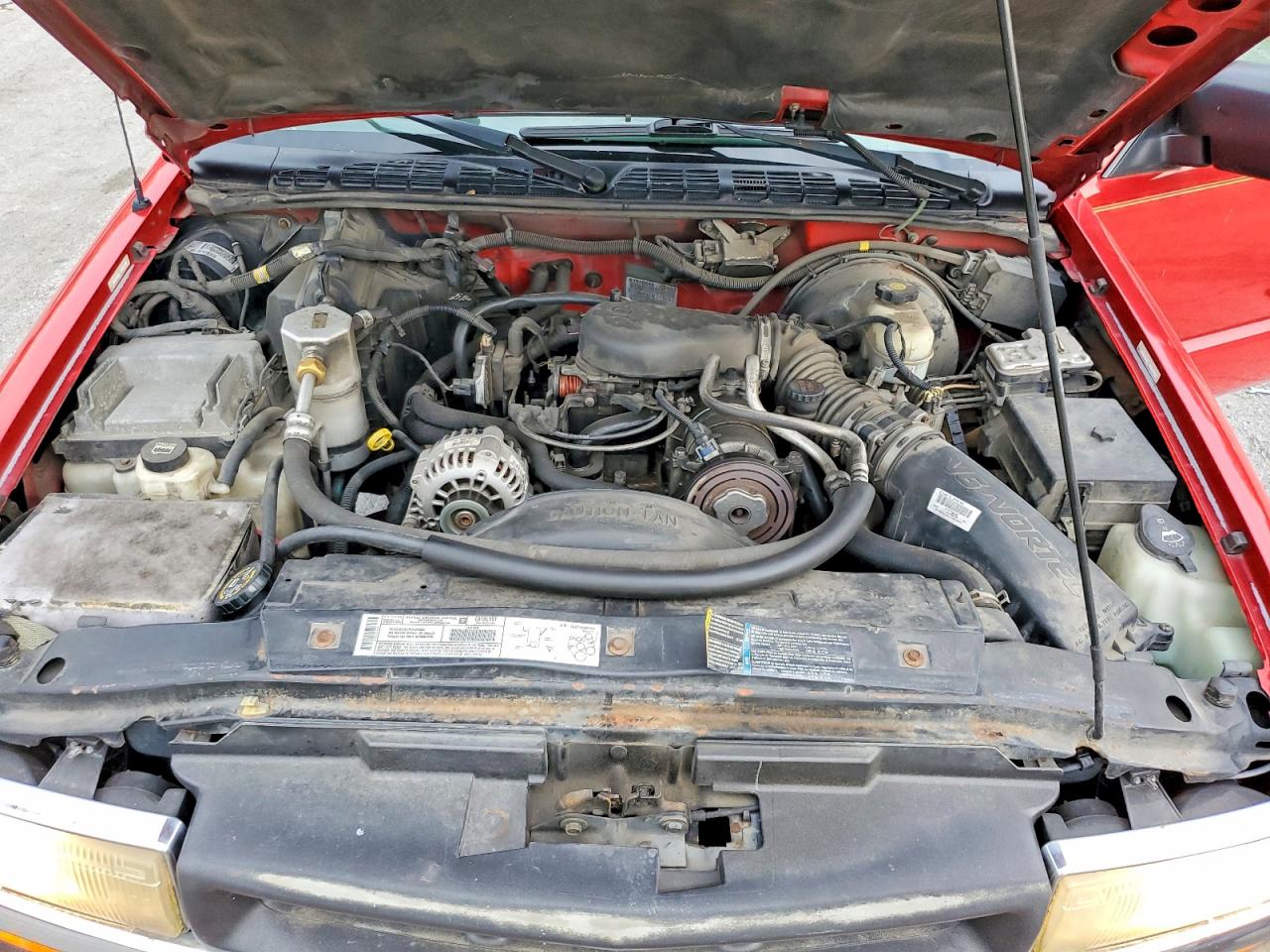 2003 Chevrolet S Truck S10 Red vin: 1GCCS19X438222348