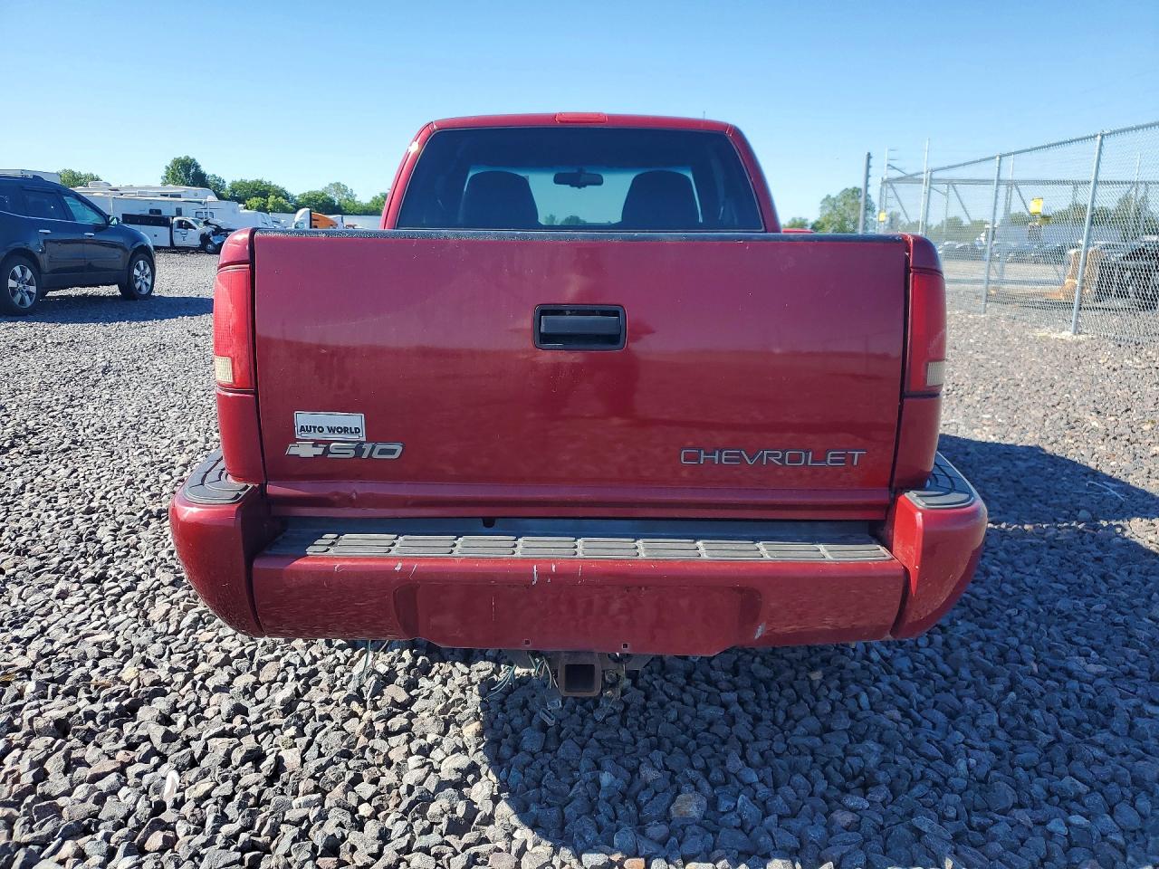1998 Chevrolet S Truck S10 Red vin: 1GCCS19X4W8222922