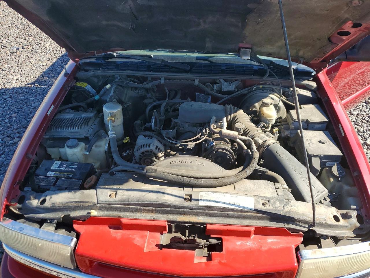 1998 Chevrolet S Truck S10 Red vin: 1GCCS19X4W8222922
