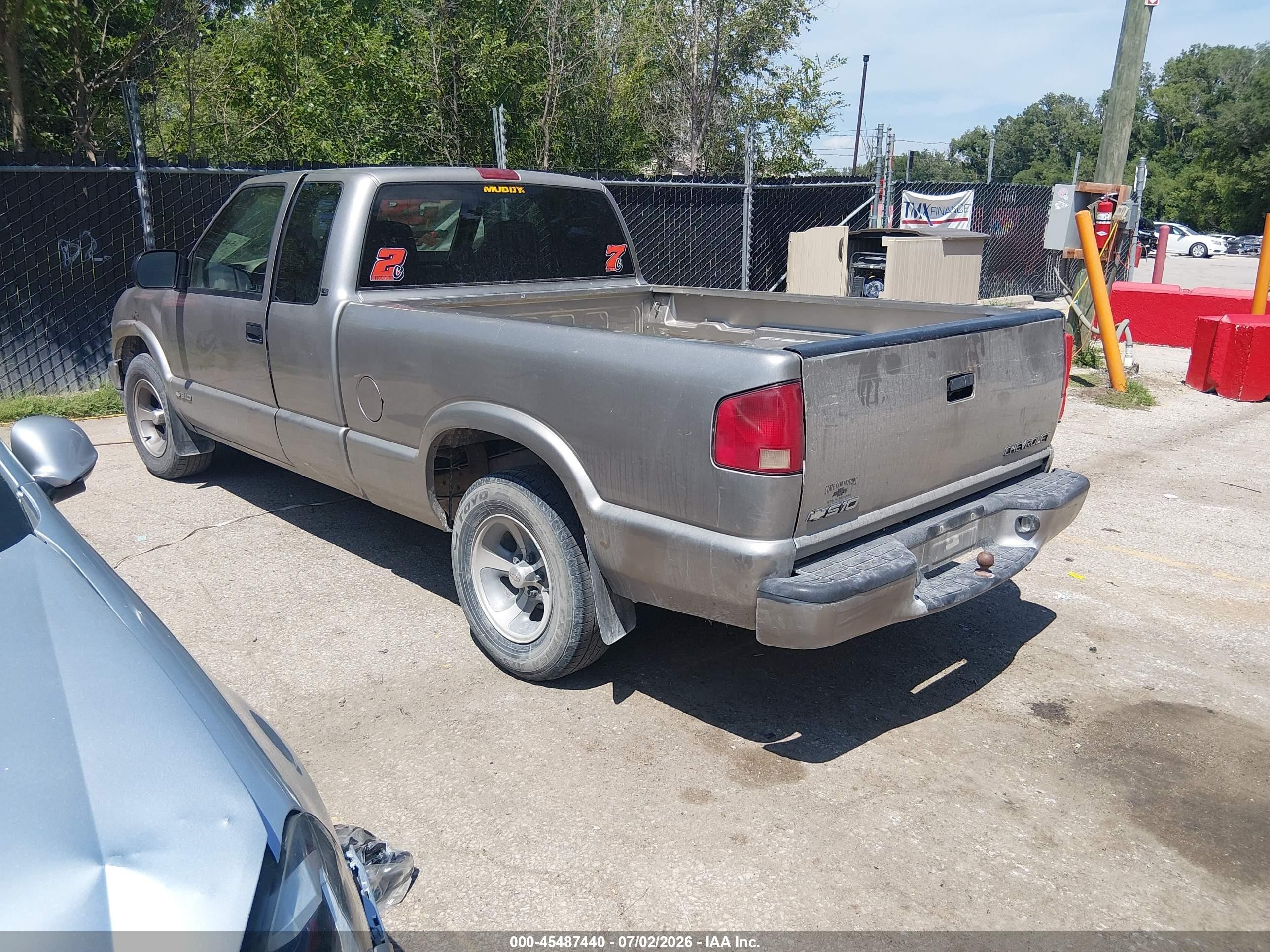1999 Chevrolet S-10 Ls Gray vin: 1GCCS19X4XK217238