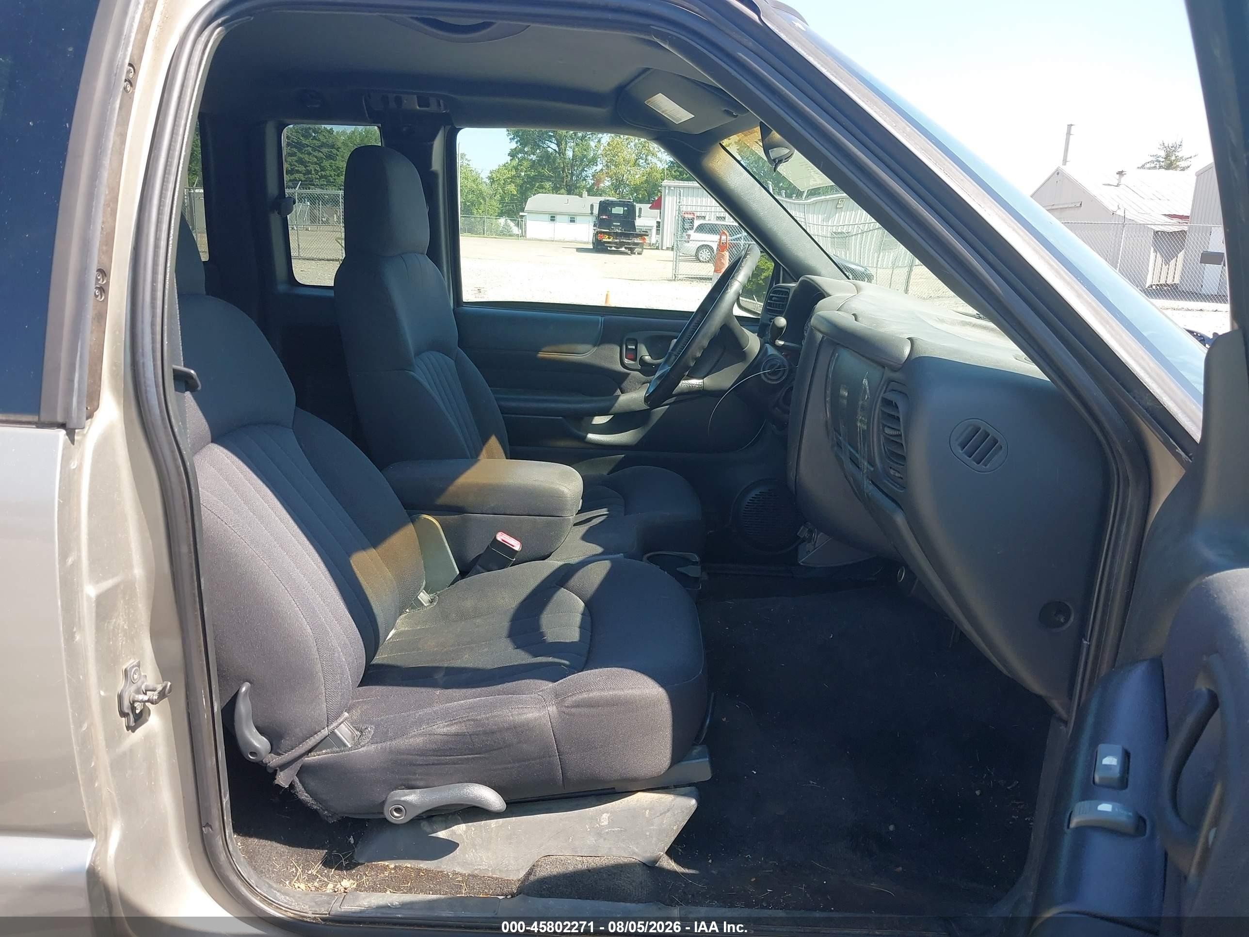 2003 Chevrolet S-10 Ls Tan vin: 1GCCS19X538133548