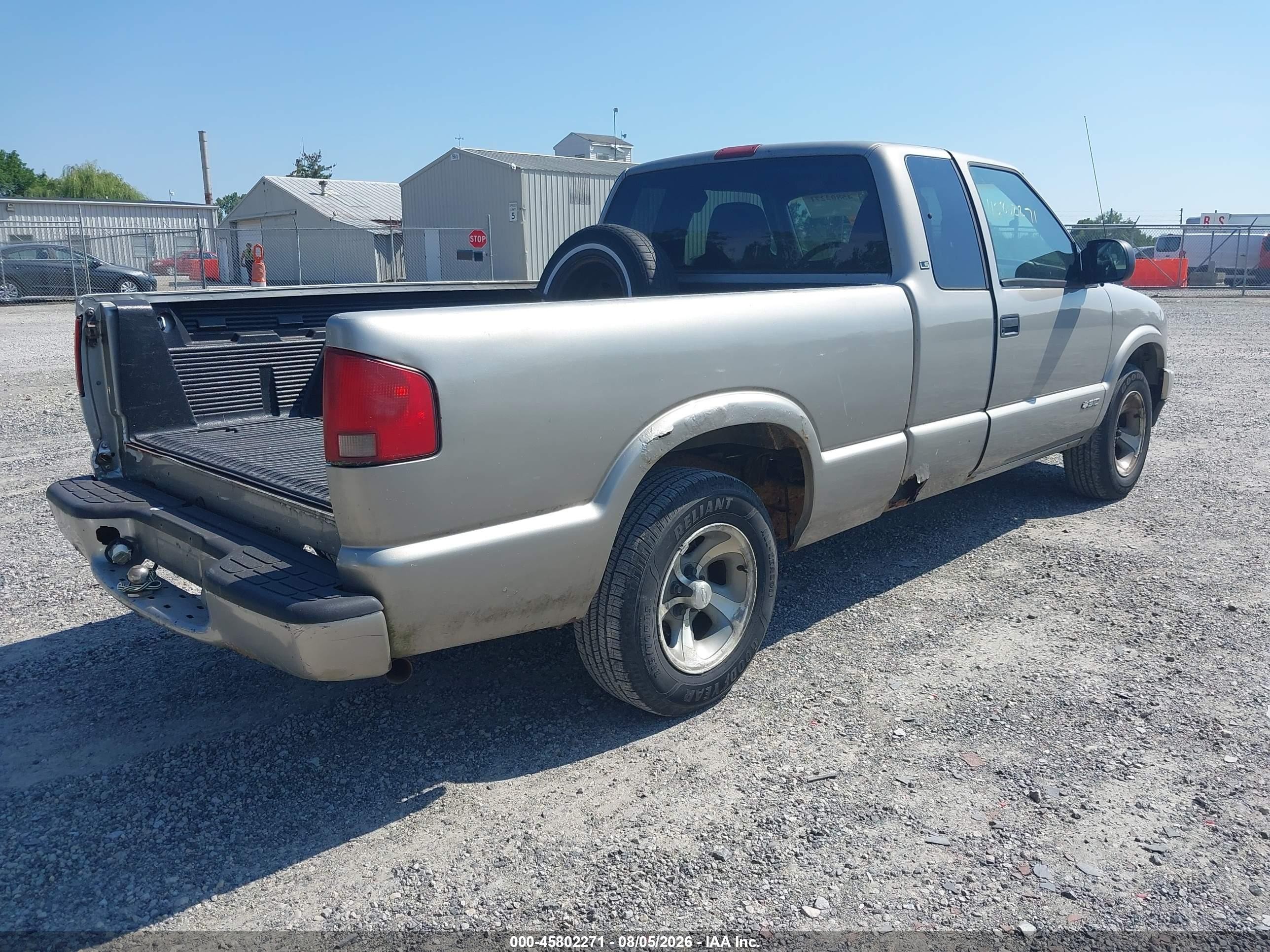 2003 Chevrolet S-10 Ls Tan vin: 1GCCS19X538133548