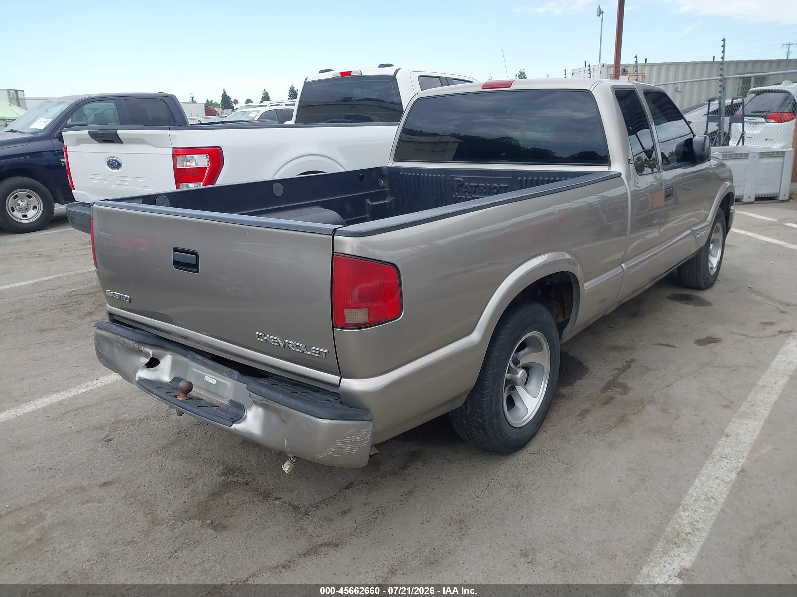 2003 Chevrolet S-10 Ls Champagne vin: 1GCCS19X538274071