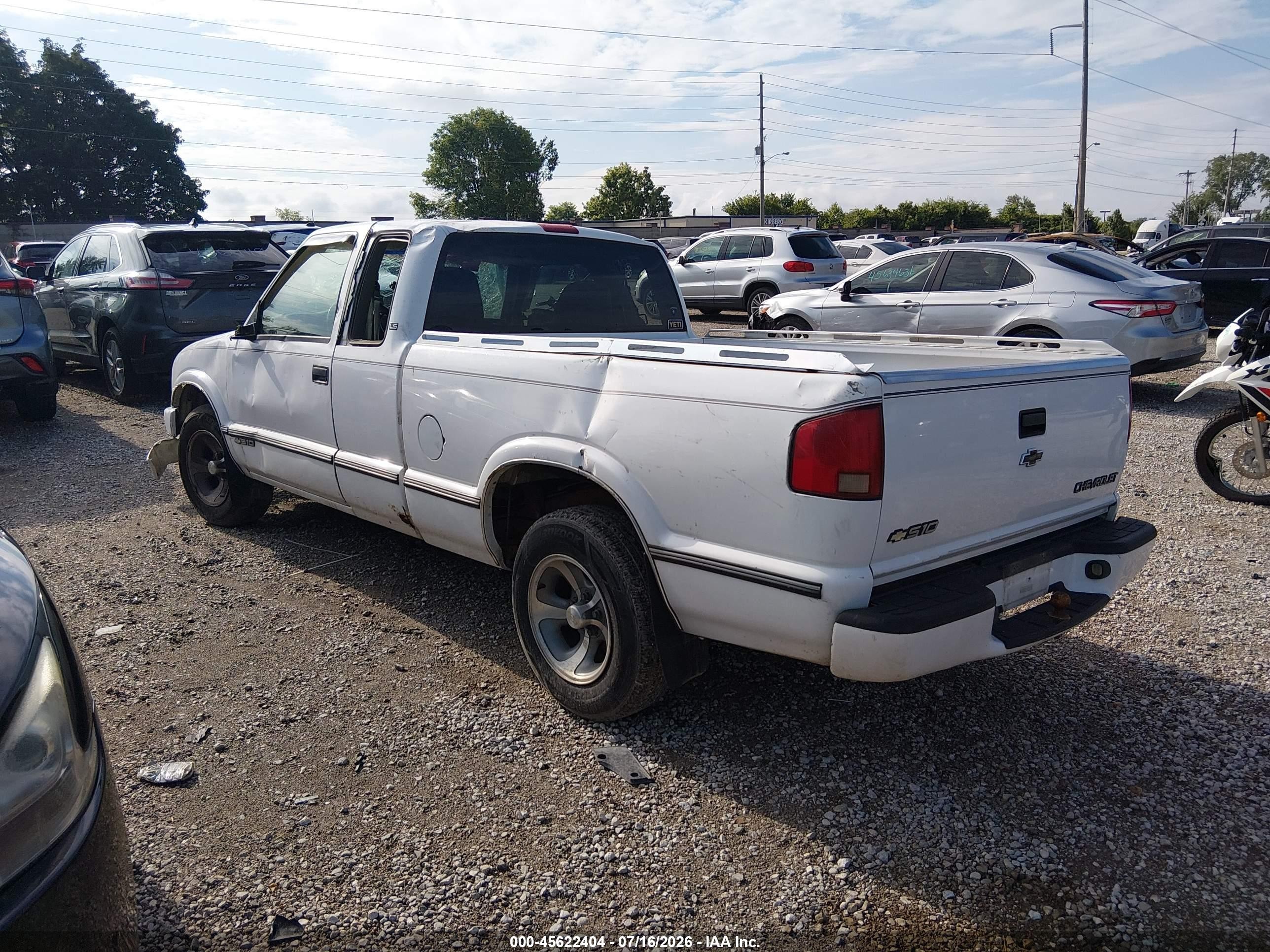 1998 Chevrolet S-10 Ls White vin: 1GCCS19X5W8102465