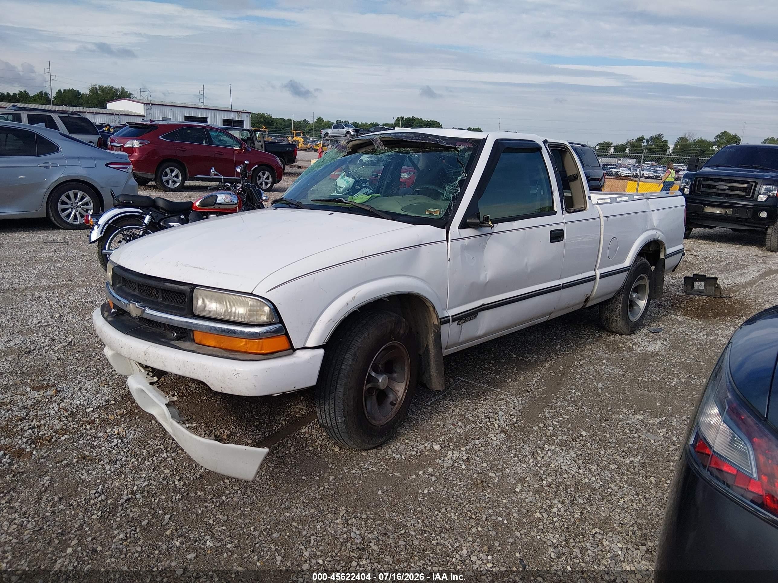 1998 Chevrolet S-10 Ls White vin: 1GCCS19X5W8102465