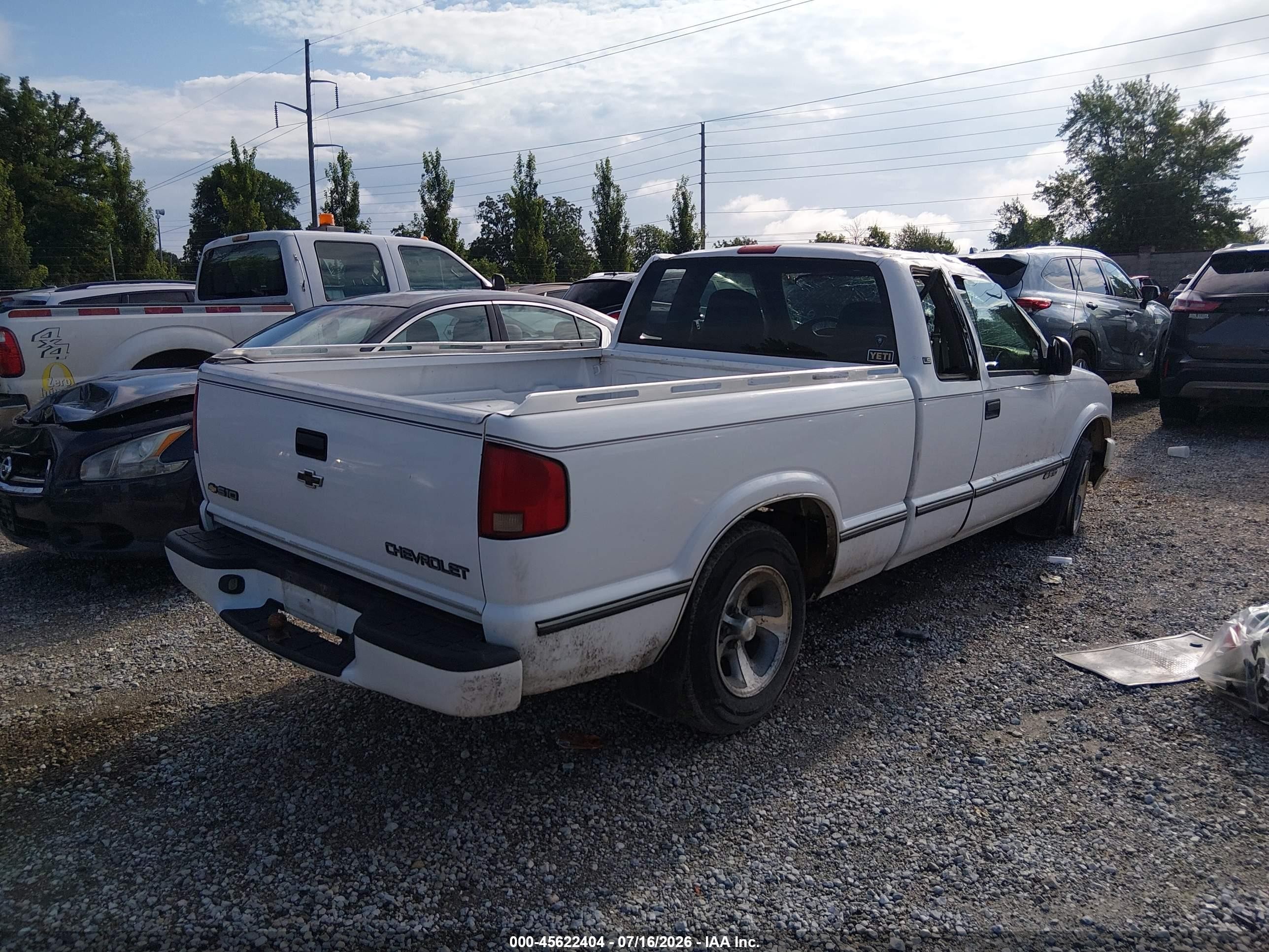 1998 Chevrolet S-10 Ls White vin: 1GCCS19X5W8102465