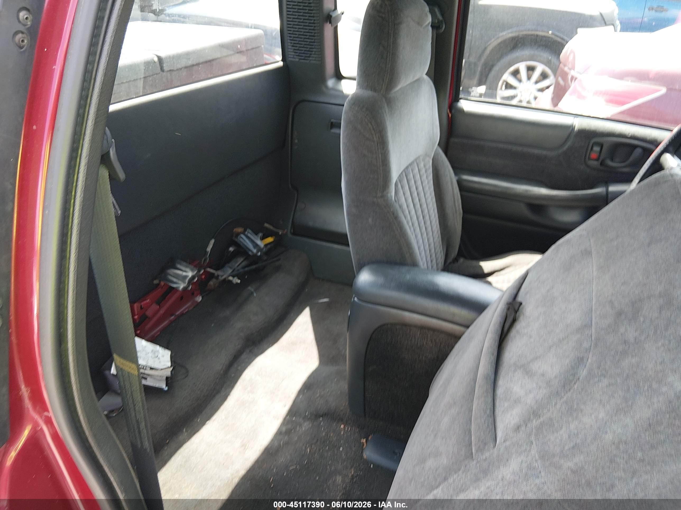 1998 Chevrolet S-10 Ls Fleetside Red vin: 1GCCS19X5W8186884