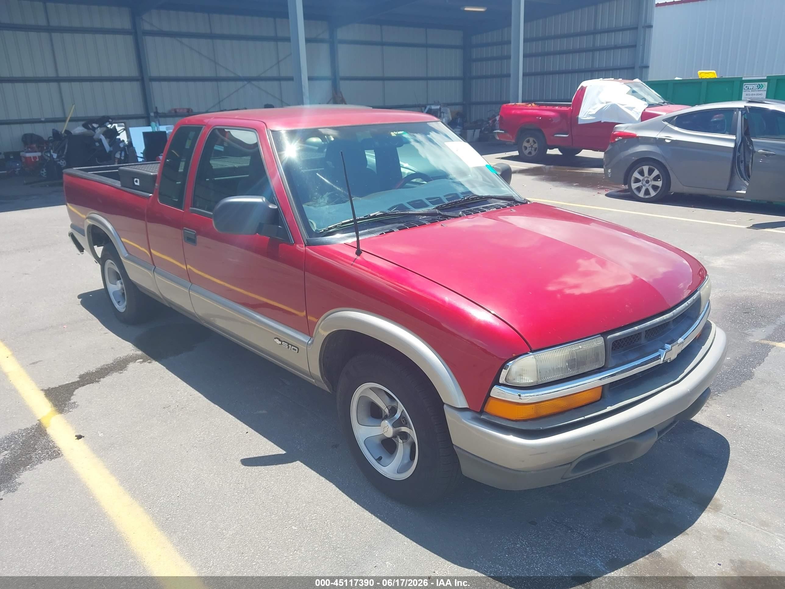 1998 Chevrolet S-10 Ls Fleetside Red vin: 1GCCS19X5W8186884