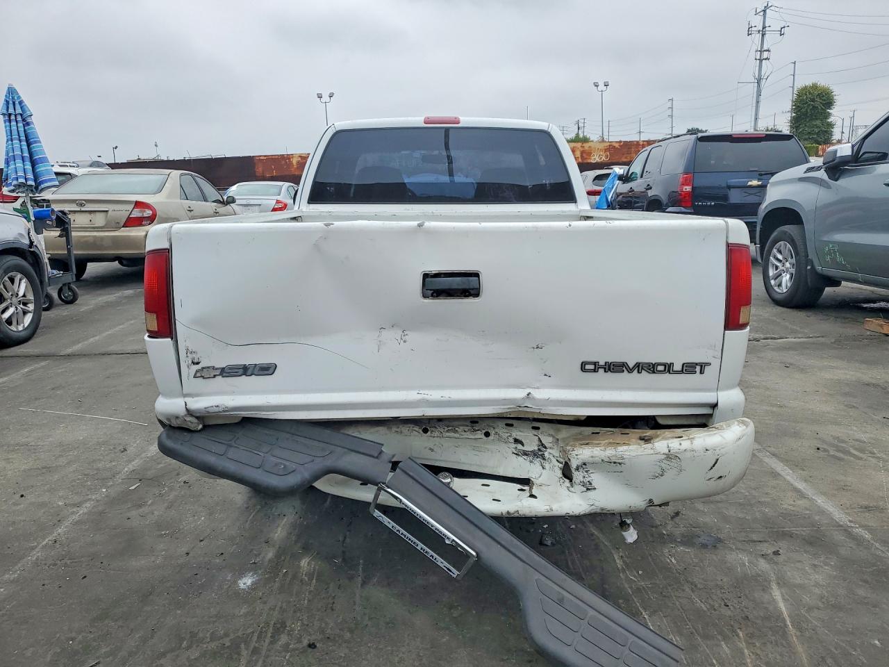 2003 Chevrolet S Truck S10 White vin: 1GCCS19X638107217
