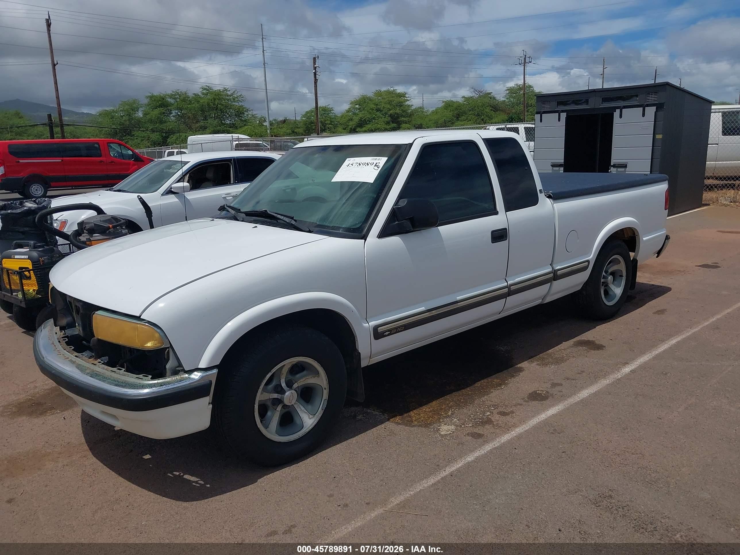 2003 Chevrolet S-10 Ls White vin: 1GCCS19X638161665