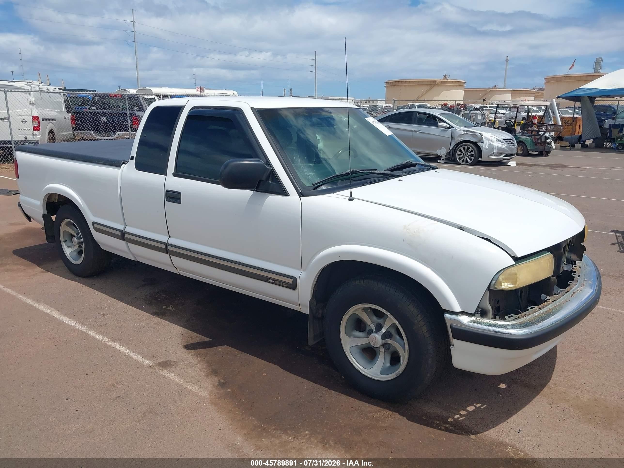 2003 Chevrolet S-10 Ls White vin: 1GCCS19X638161665