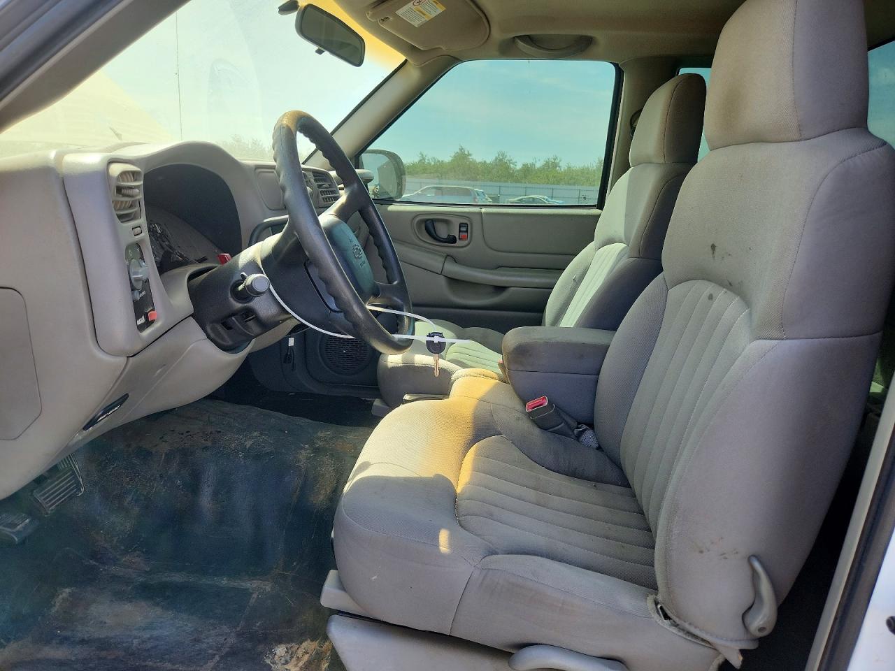 2003 Chevrolet S Truck S10 White vin: 1GCCS19X638214560