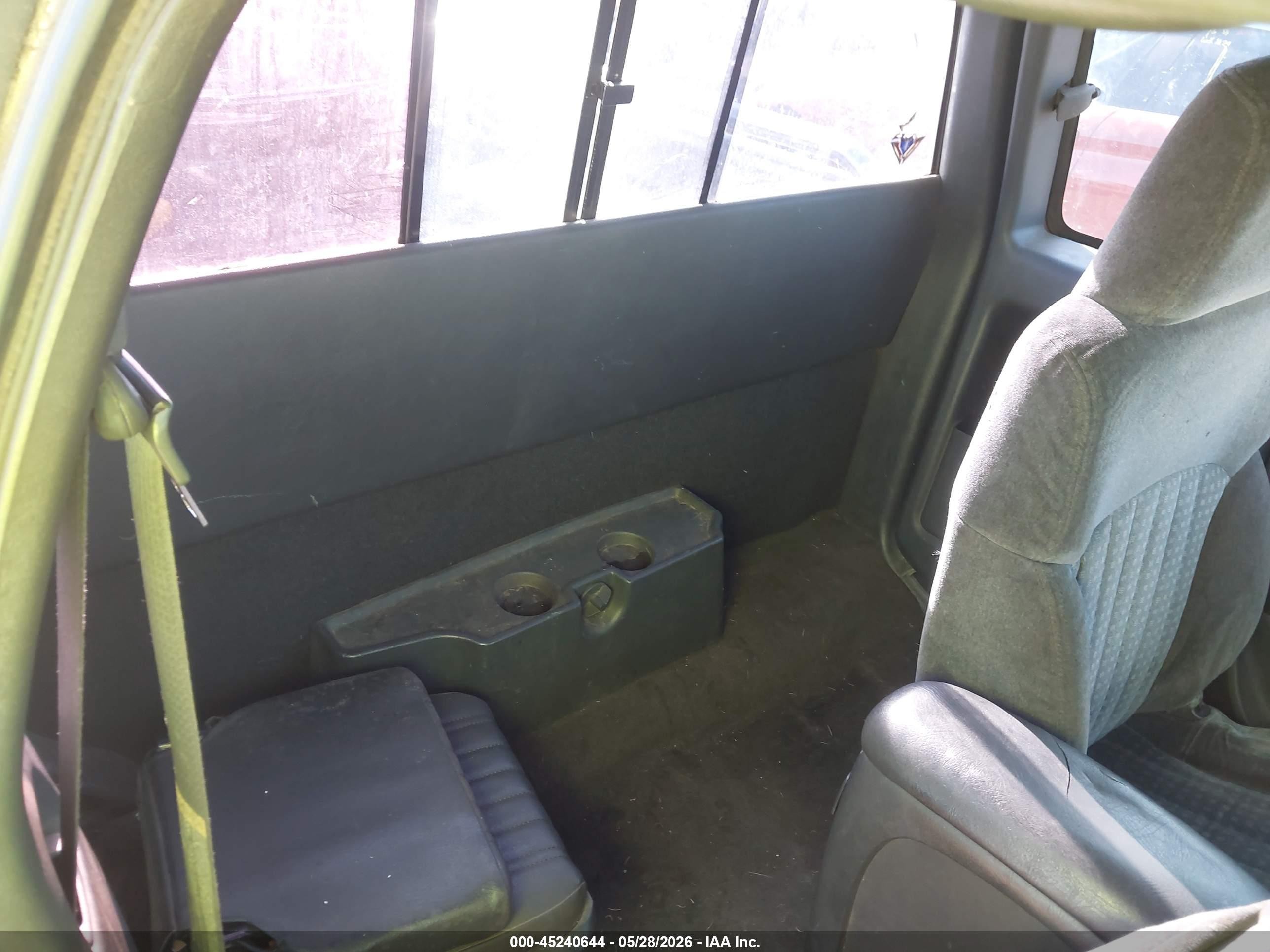 1998 Chevrolet S-10 Ls Fleetside Gold vin: 1GCCS19X6W8119923