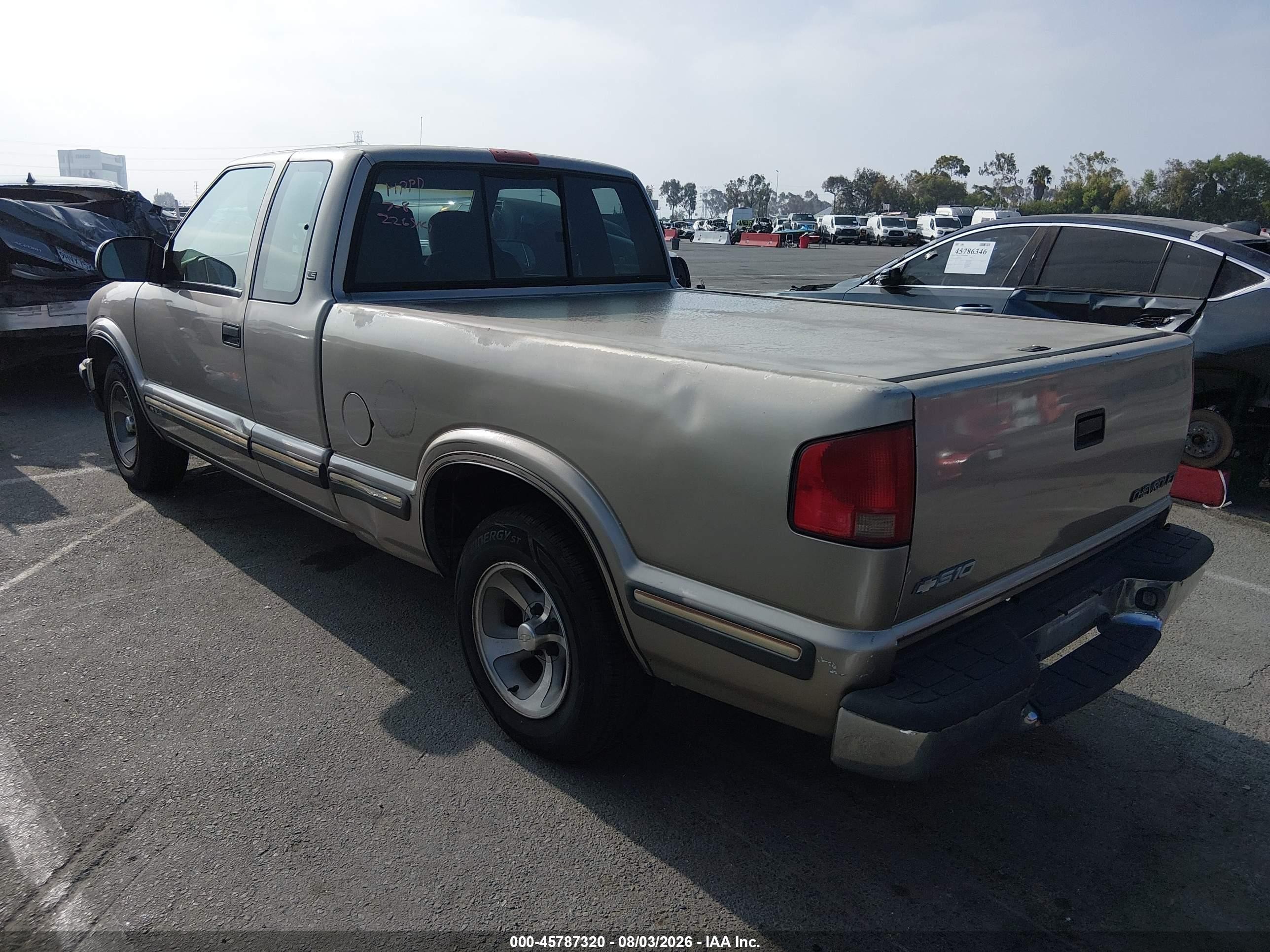 1998 Chevrolet S-10 Ls Золотой vin: 1GCCS19X6W8252701
