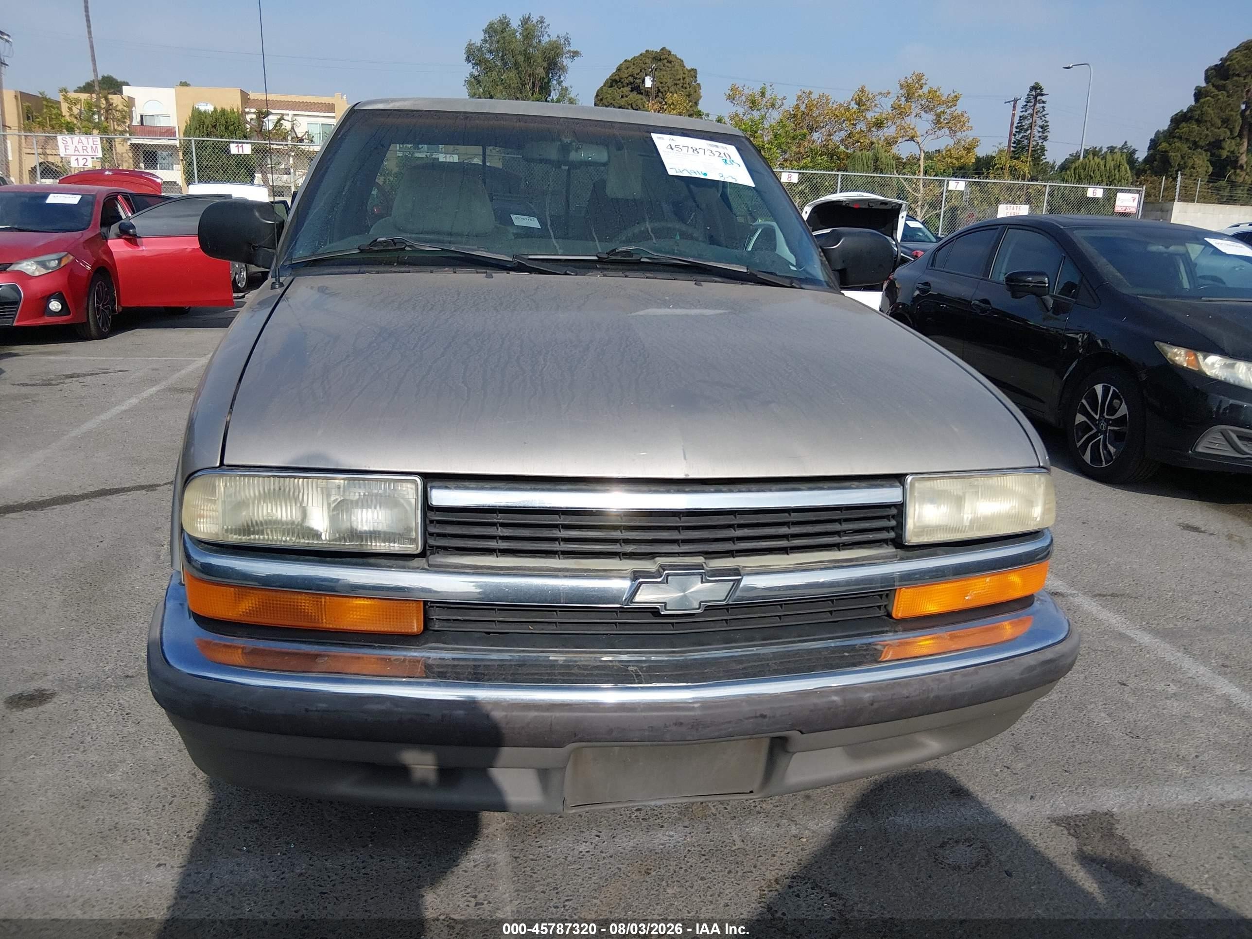 1998 Chevrolet S-10 Ls Золотой vin: 1GCCS19X6W8252701