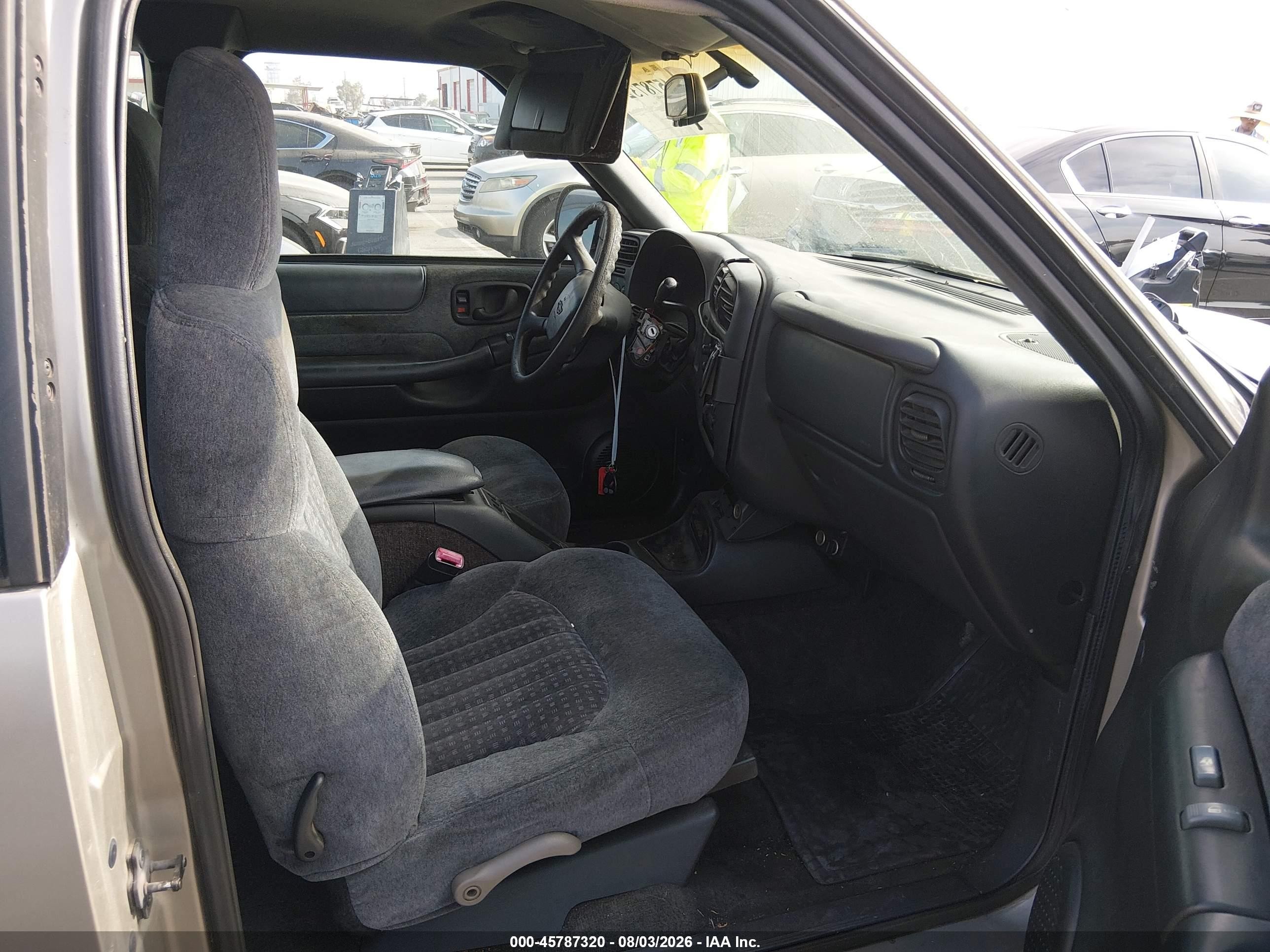 1998 Chevrolet S-10 Ls Золотой vin: 1GCCS19X6W8252701