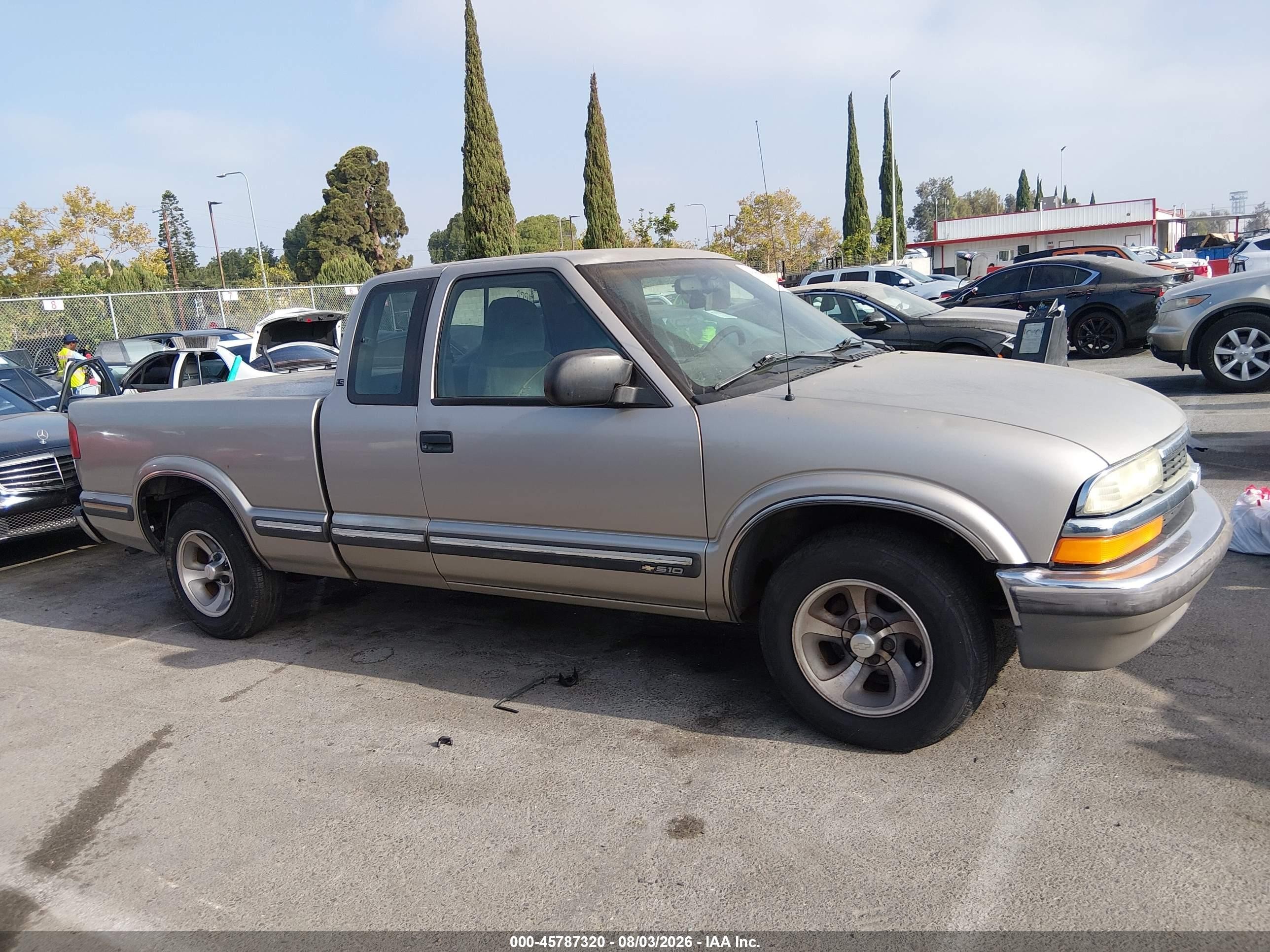 1998 Chevrolet S-10 Ls Золотой vin: 1GCCS19X6W8252701