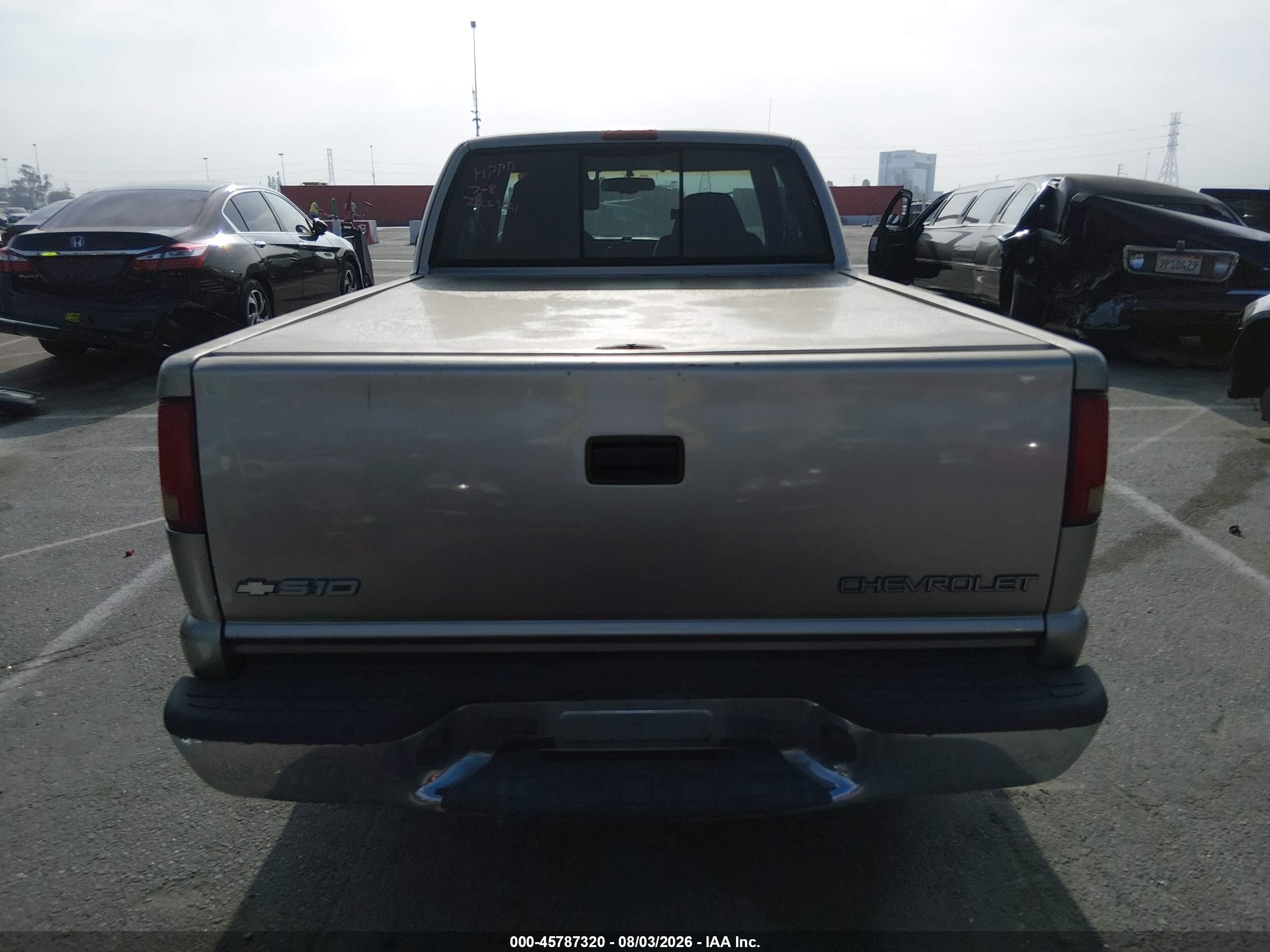 1998 Chevrolet S-10 Ls Золотой vin: 1GCCS19X6W8252701