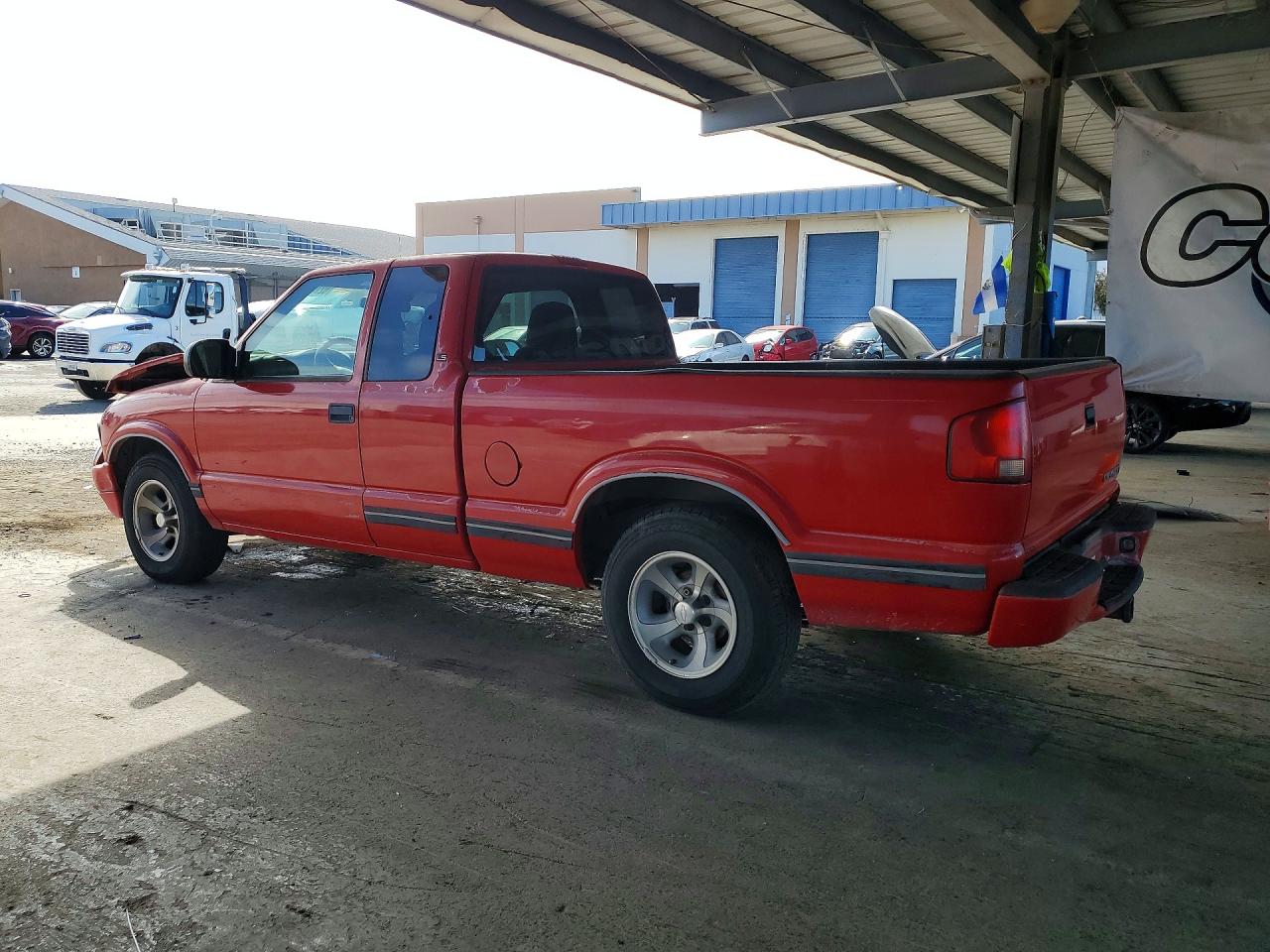 1999 Chevrolet S Truck S10 Red vin: 1GCCS19X6X8143785
