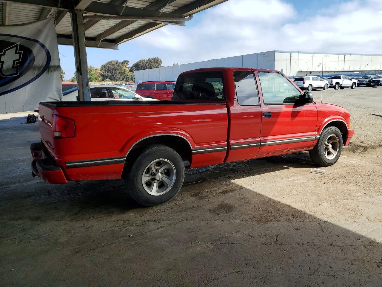 1999 Chevrolet S Truck S10 Red vin: 1GCCS19X6X8143785