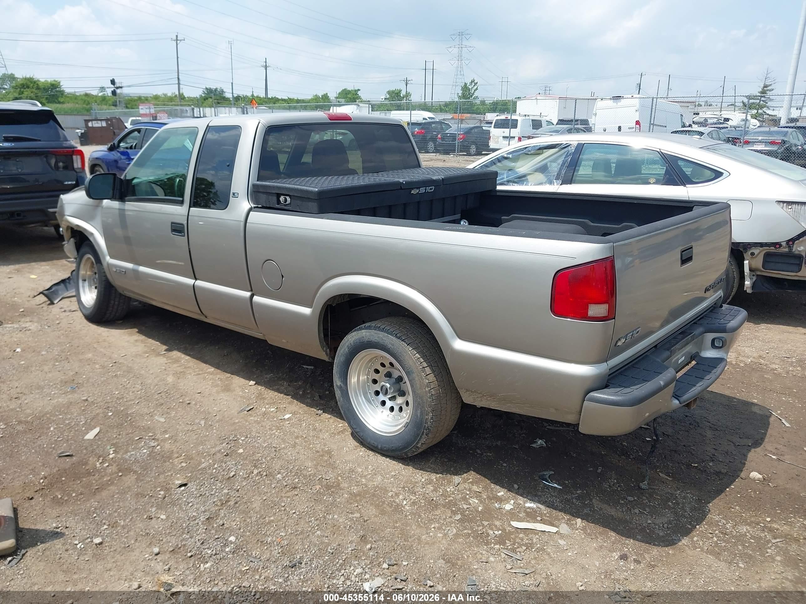 2003 Chevrolet S-10 Ls Tan vin: 1GCCS19X738109915