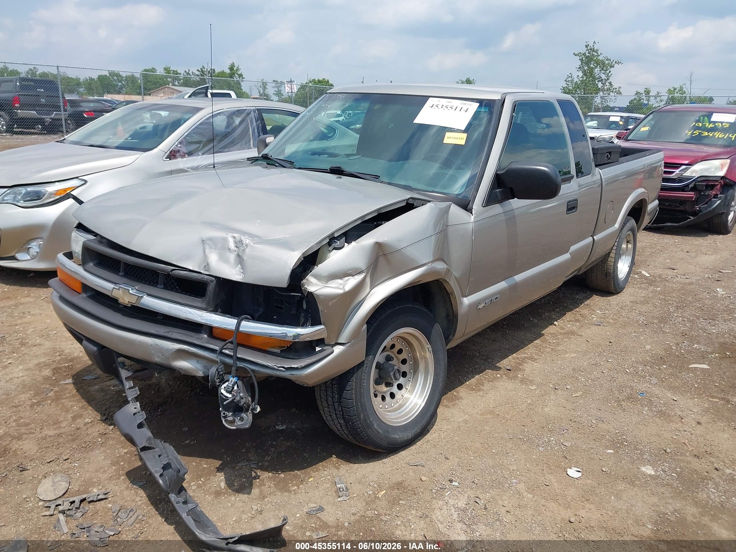 2003 Chevrolet S-10 Ls Tan vin: 1GCCS19X738109915