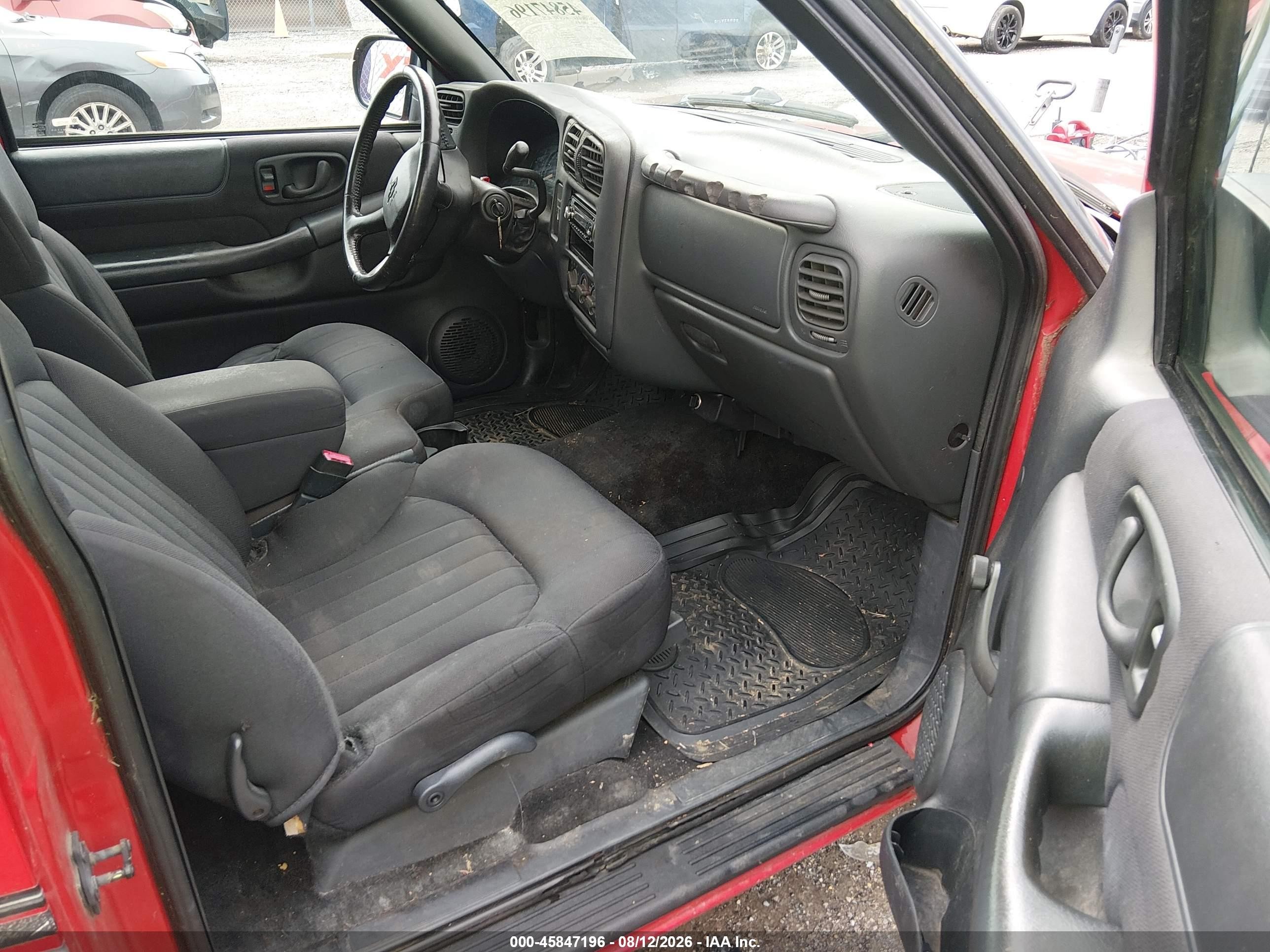 2003 Chevrolet S-10 Ls Красный vin: 1GCCS19X738236616