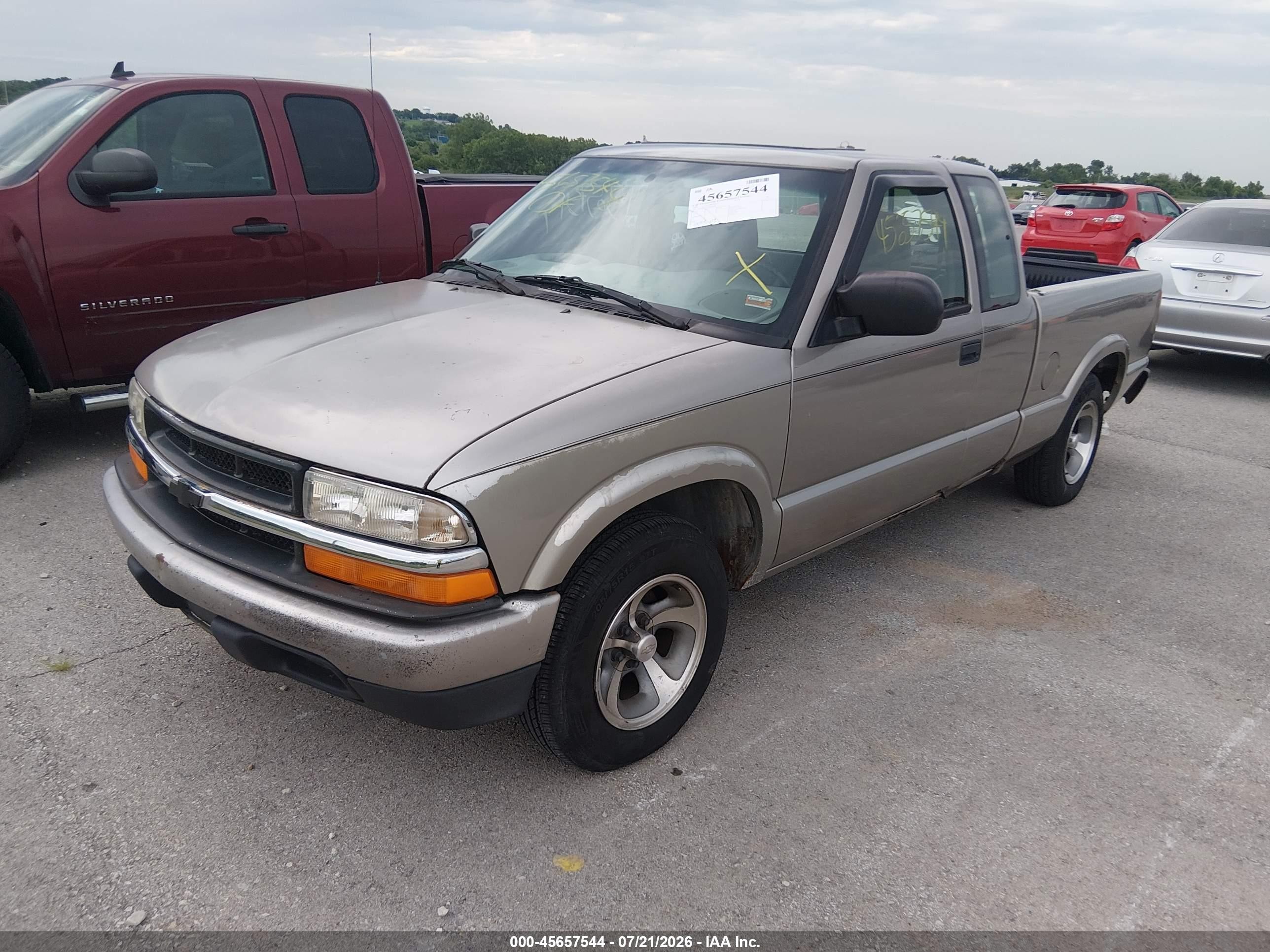 2003 Chevrolet S-10   Gold vin: 1GCCS19X738289008