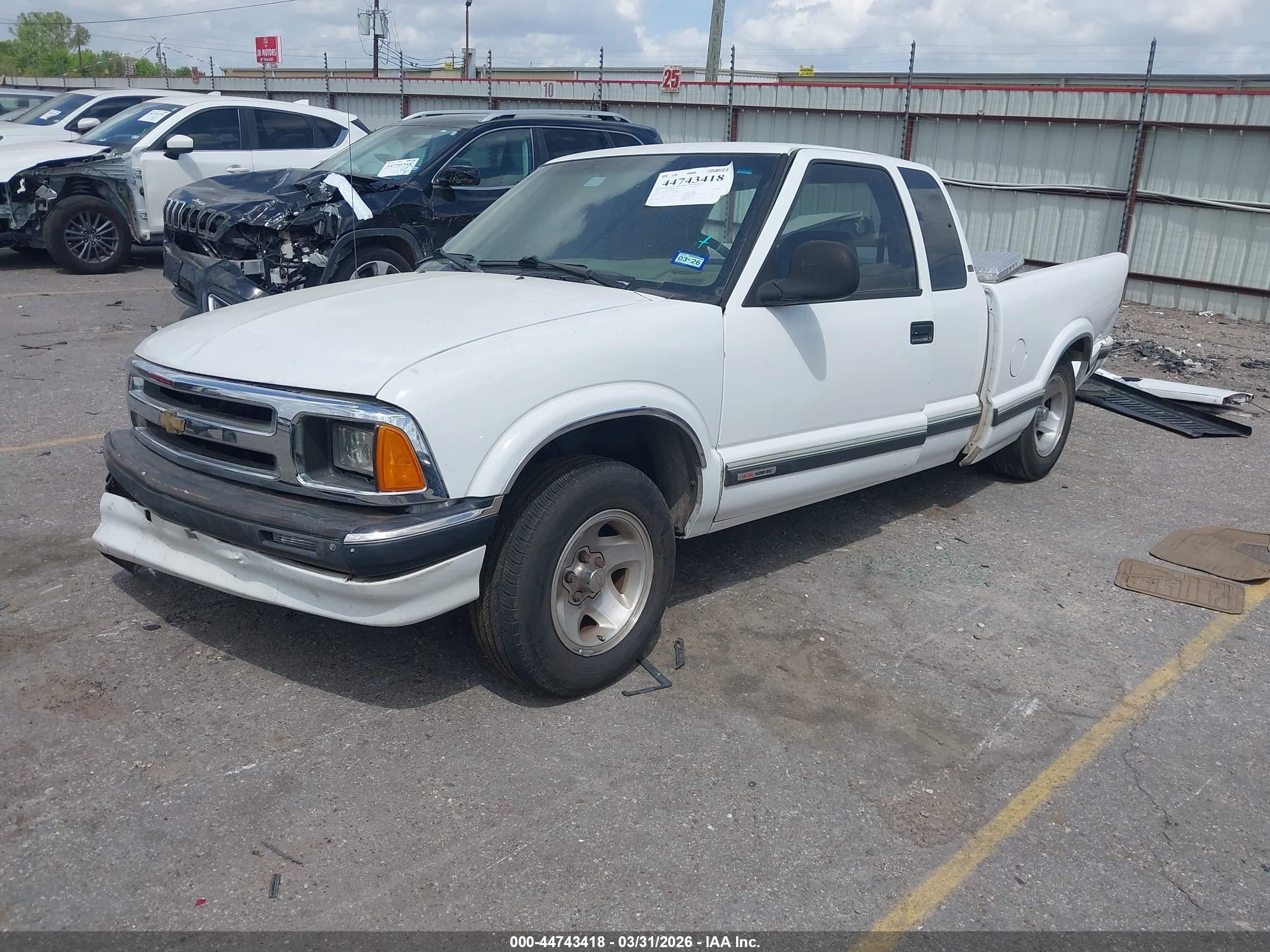 1996 Chevrolet S Truck S10 White vin: 1GCCS19X7T8130800