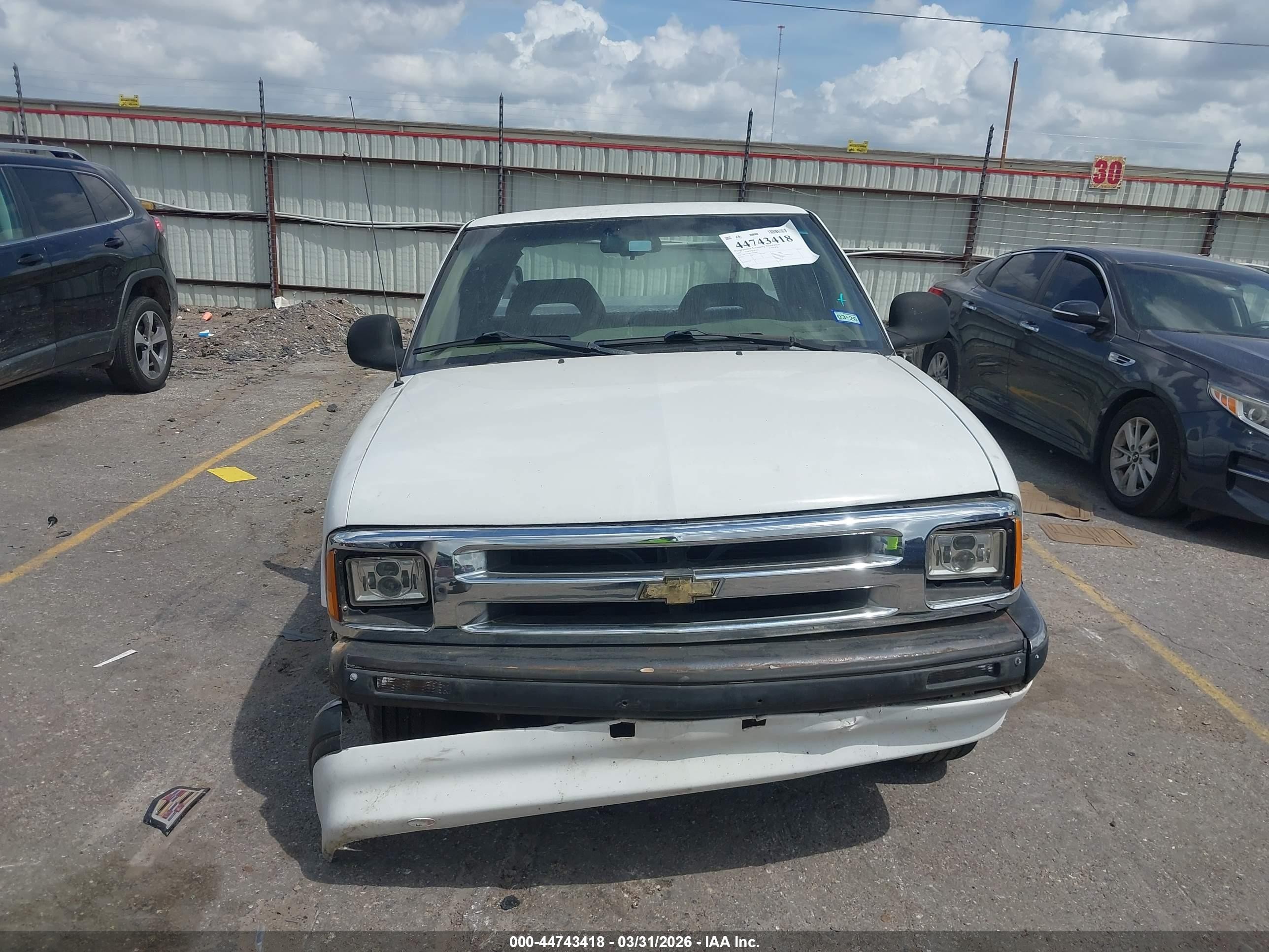 1996 Chevrolet S Truck S10 White vin: 1GCCS19X7T8130800