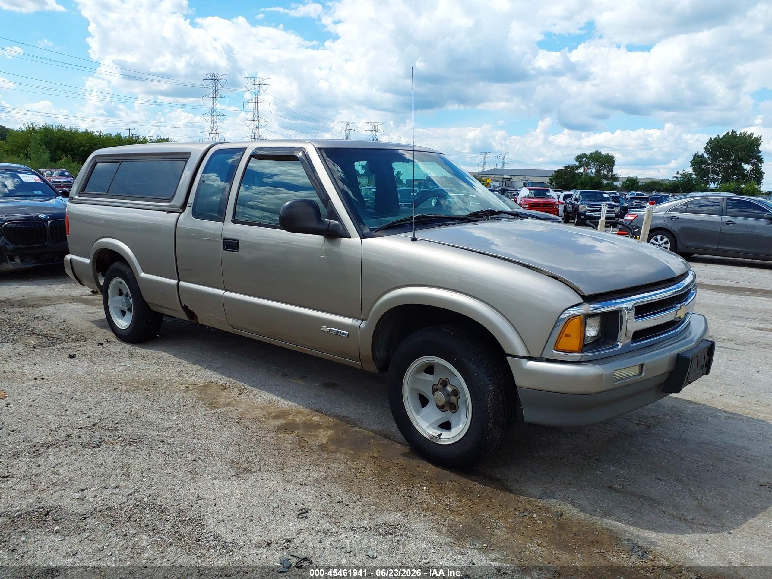 1997 Chevrolet S-10 Ls Fleetside Beige vin: 1GCCS19X7V8192748