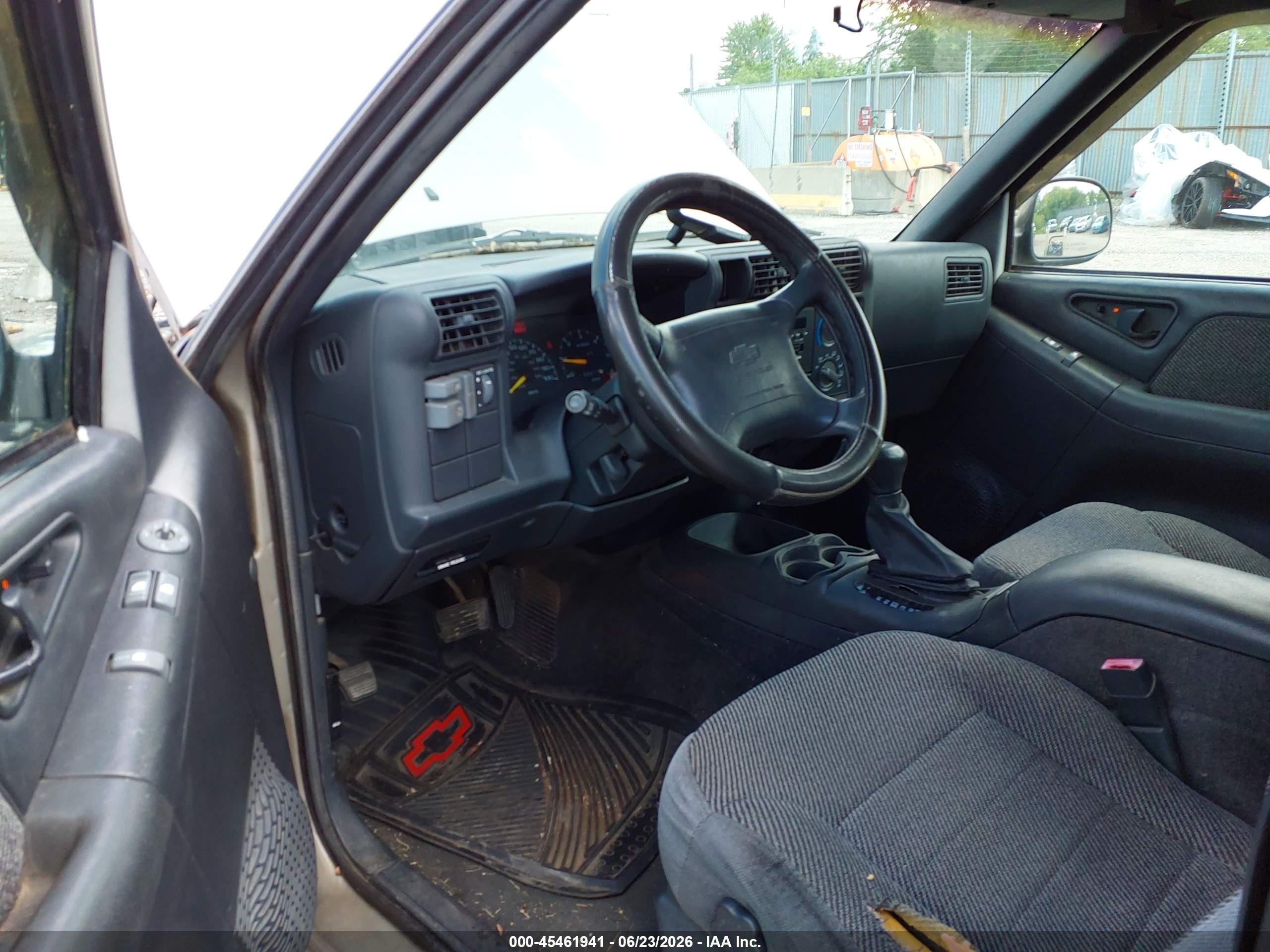 1997 Chevrolet S-10 Ls Fleetside Beige vin: 1GCCS19X7V8192748
