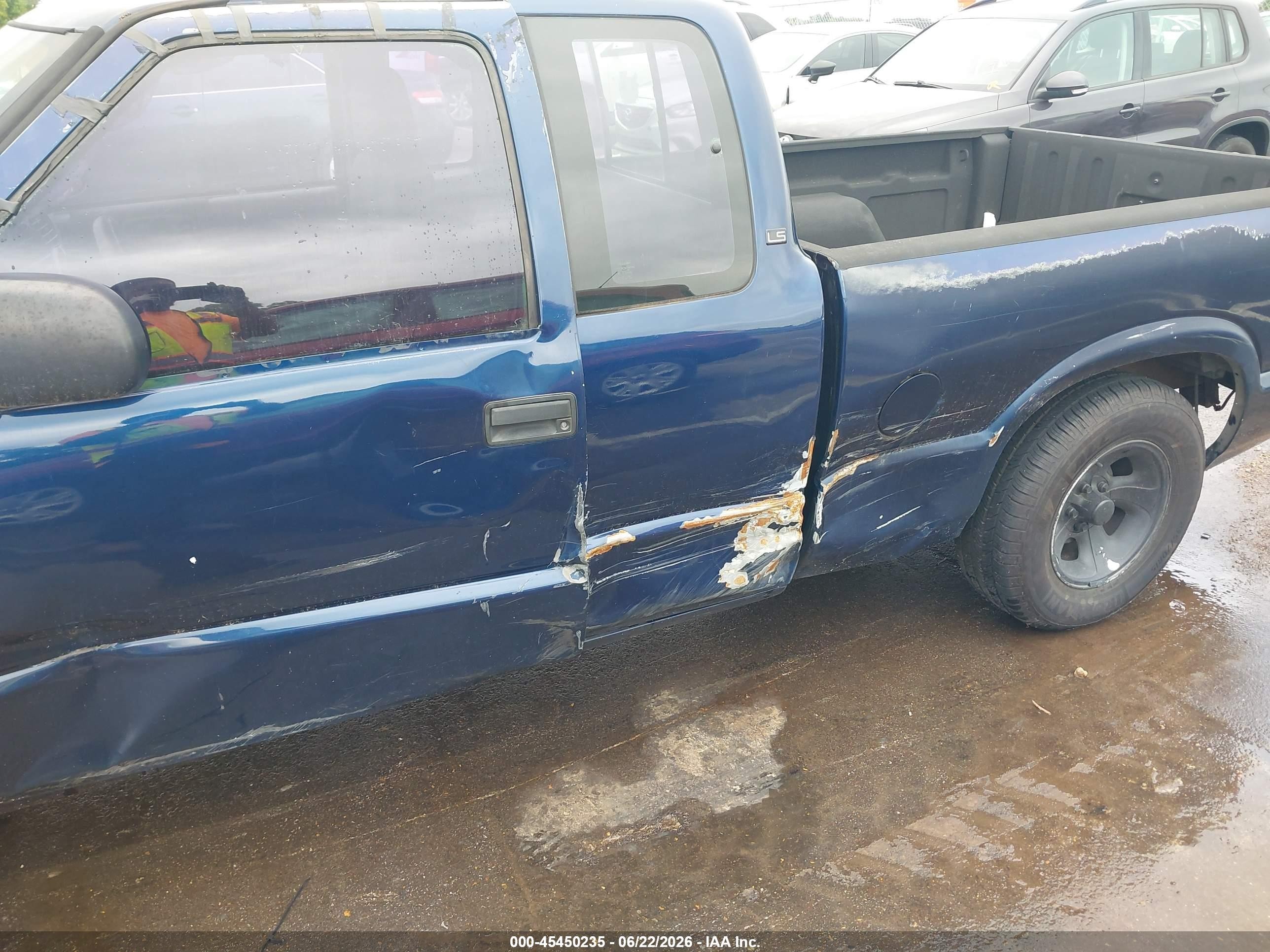 2003 Chevrolet S-10 Ls Blue vin: 1GCCS19X838172795