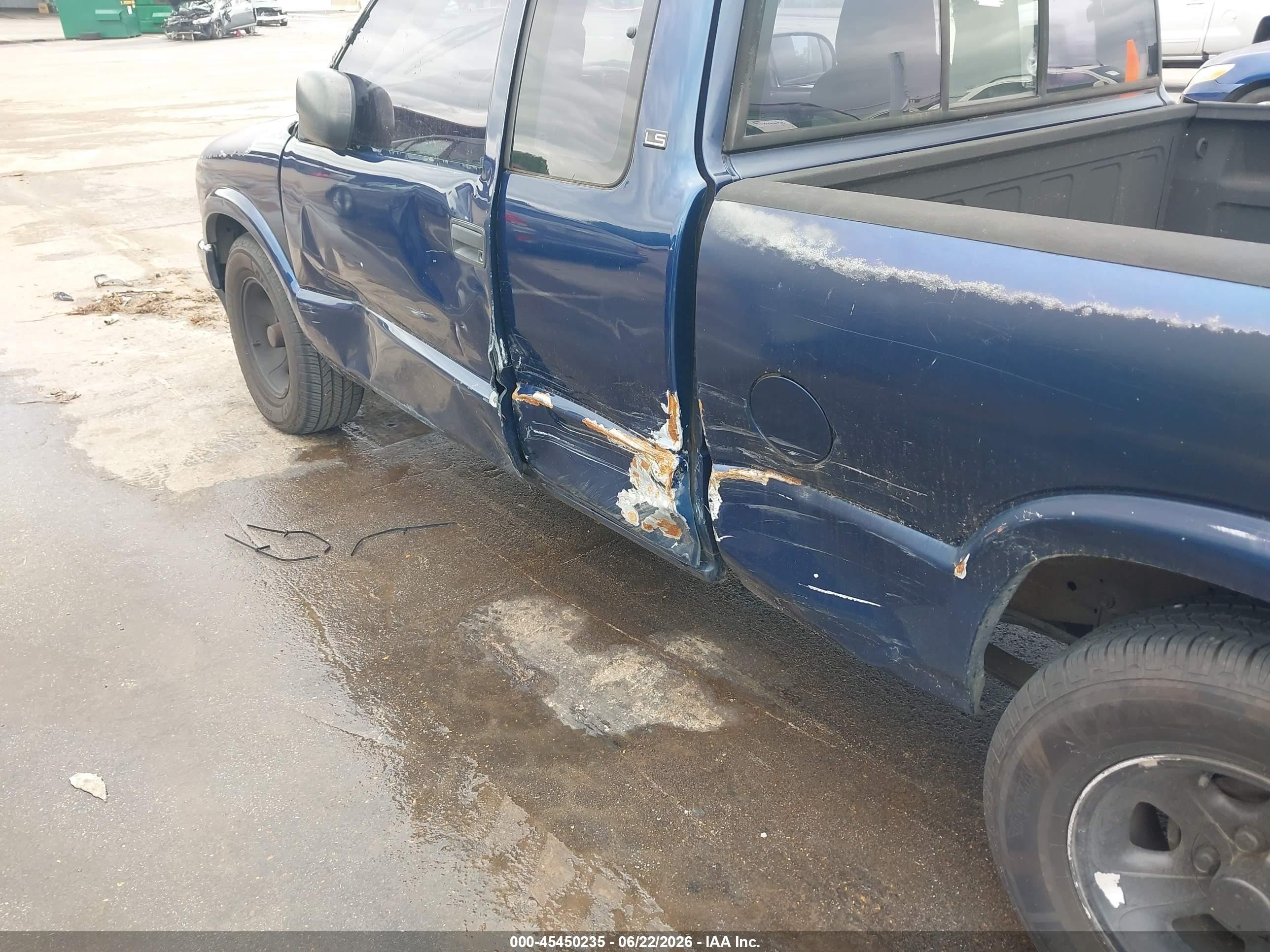 2003 Chevrolet S-10 Ls Blue vin: 1GCCS19X838172795